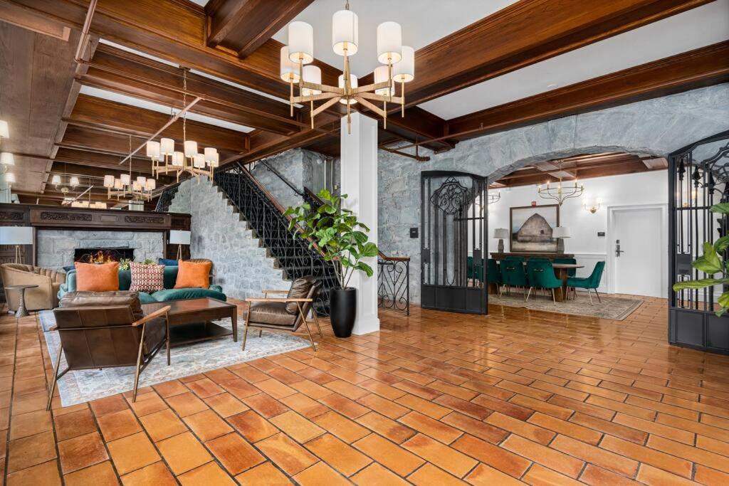 Sonoma Valley Private Suite at Historic Stonehouse! view 3