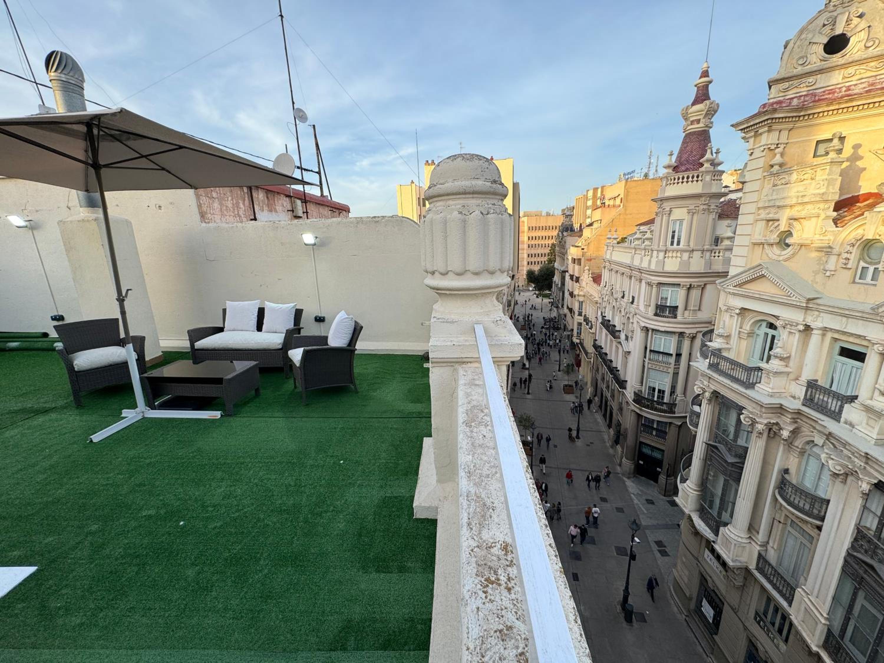 Estudio con terraza y vistas en el centro view 5