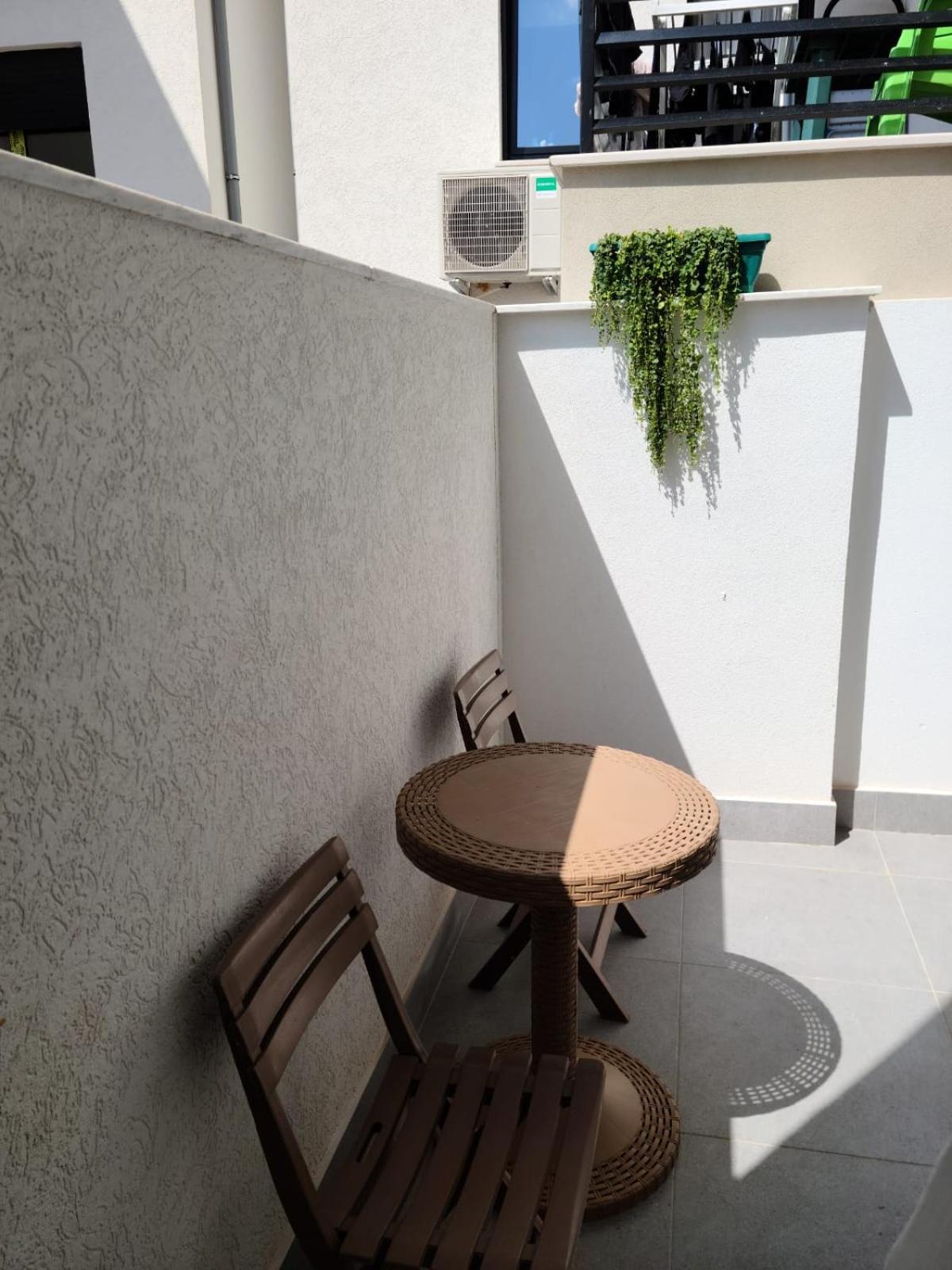Travelers' Korça Home