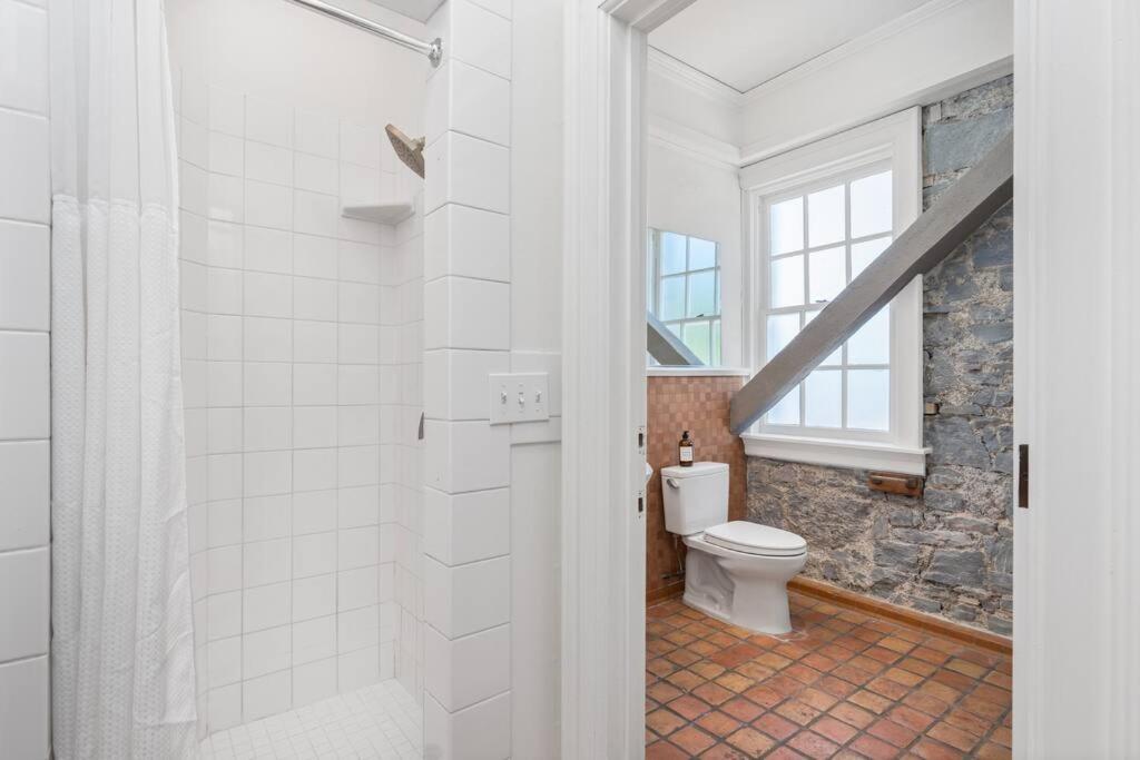 Perfect Santa Rosa Escape at Historic Stonehouse! view 4