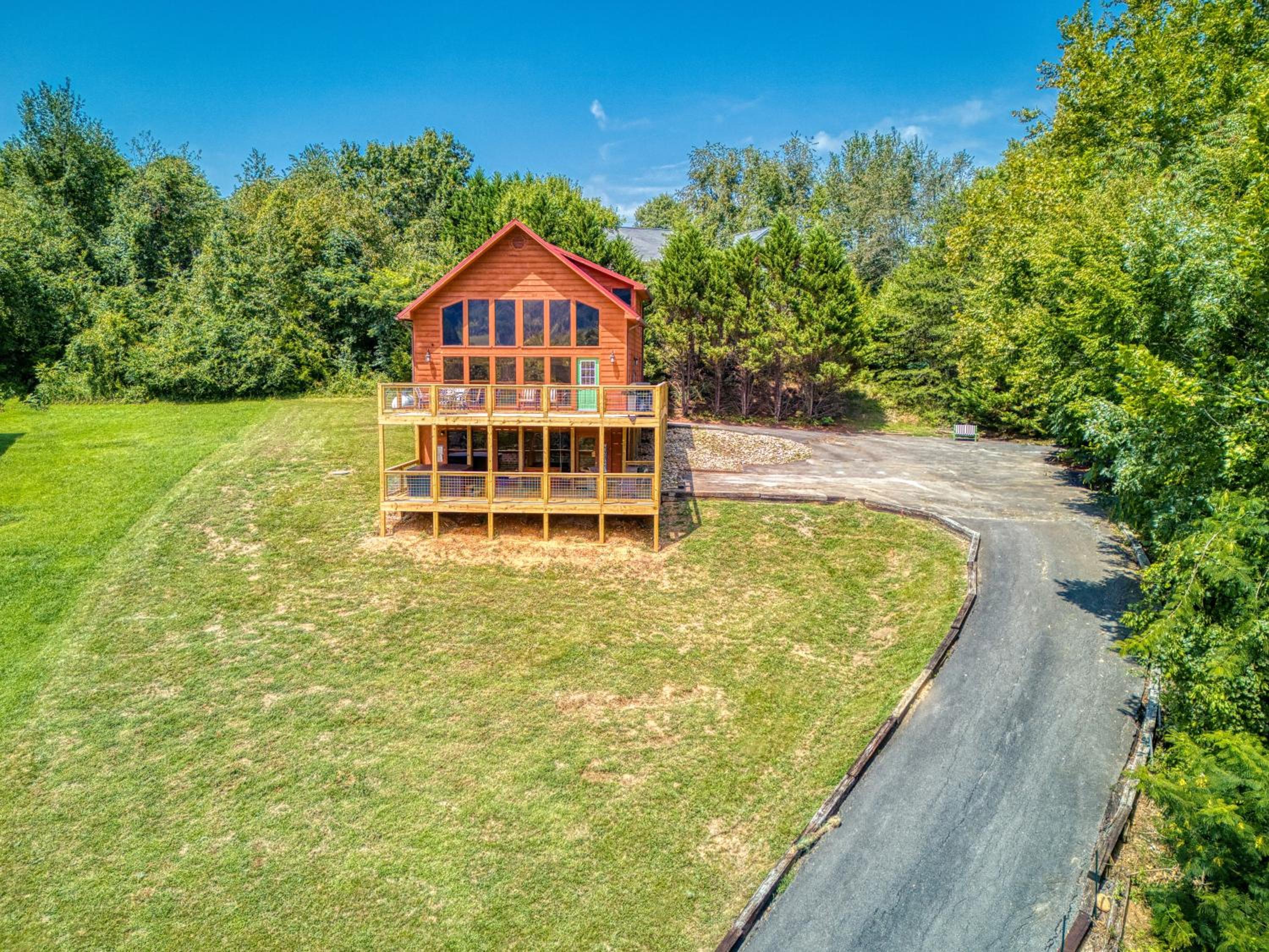 Riverside Mountain Retreat view 3