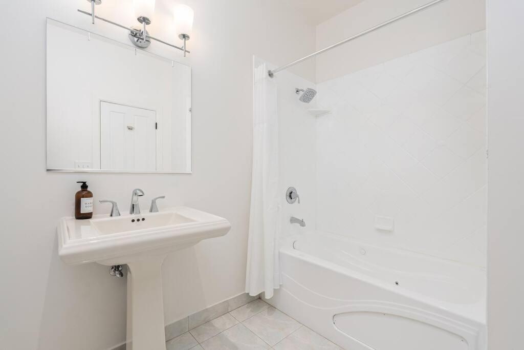 Historic Stonehouse Getaway Minutes to Downtown! view 5