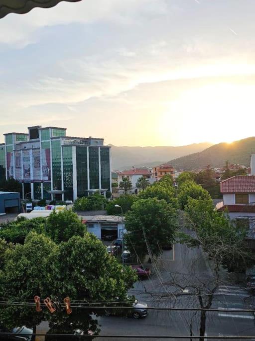 EL Sunset apartment