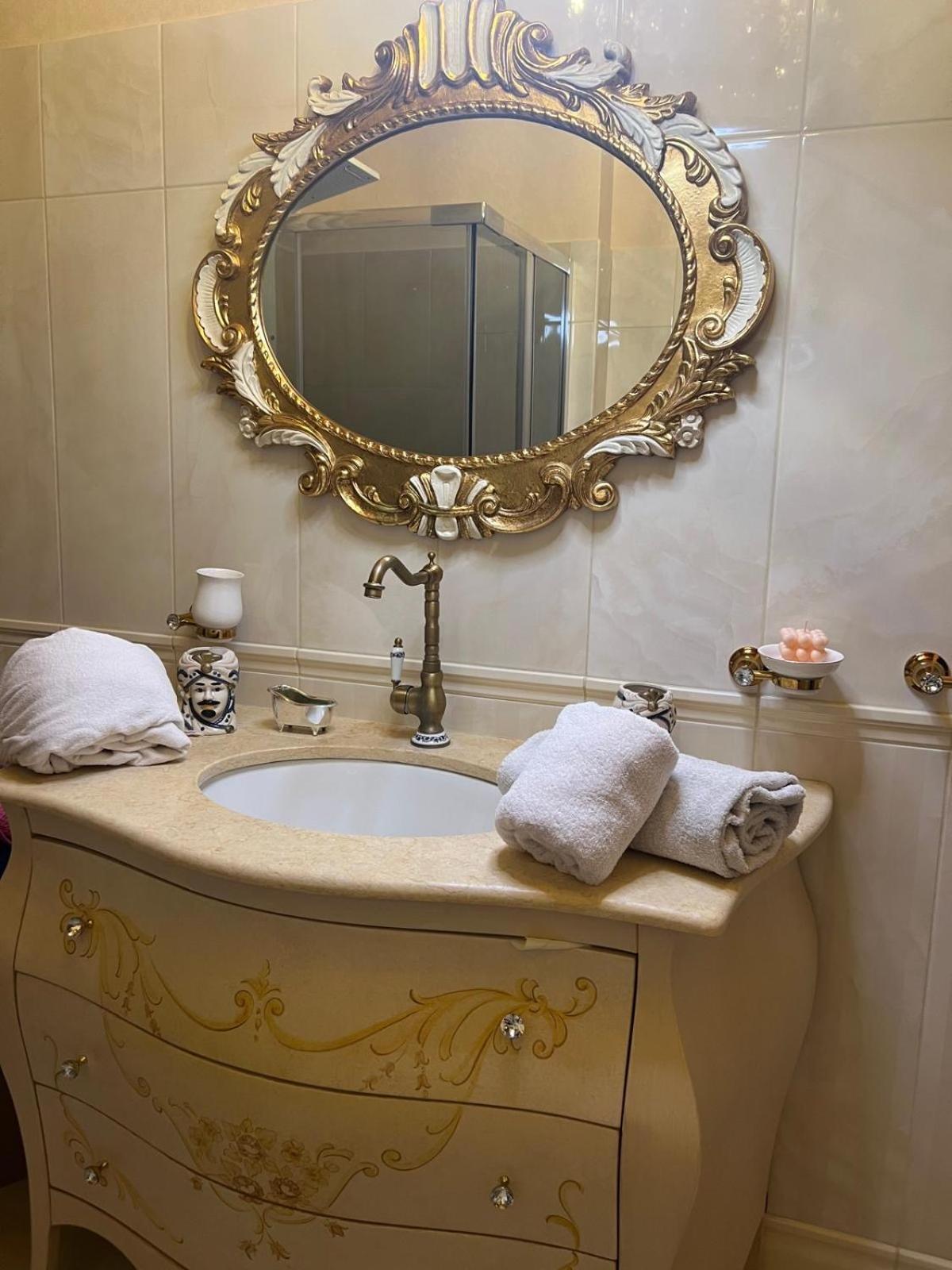 B & B Temptation Airport Fontanarossa shared house with several rooms view 3