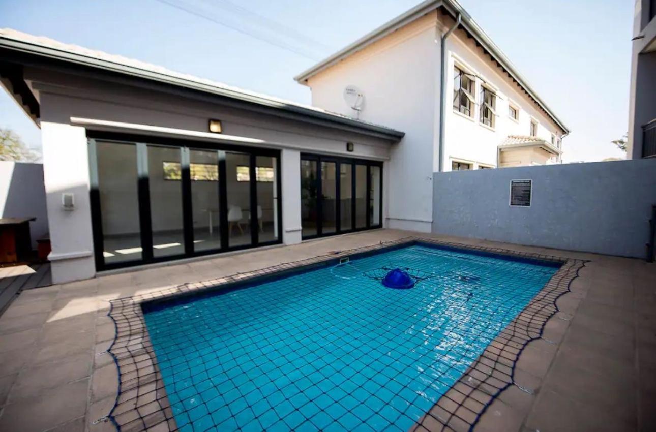 Zuriel Spaces 2 bedrooms 2 bathrooms Luxurious Modern Apartment