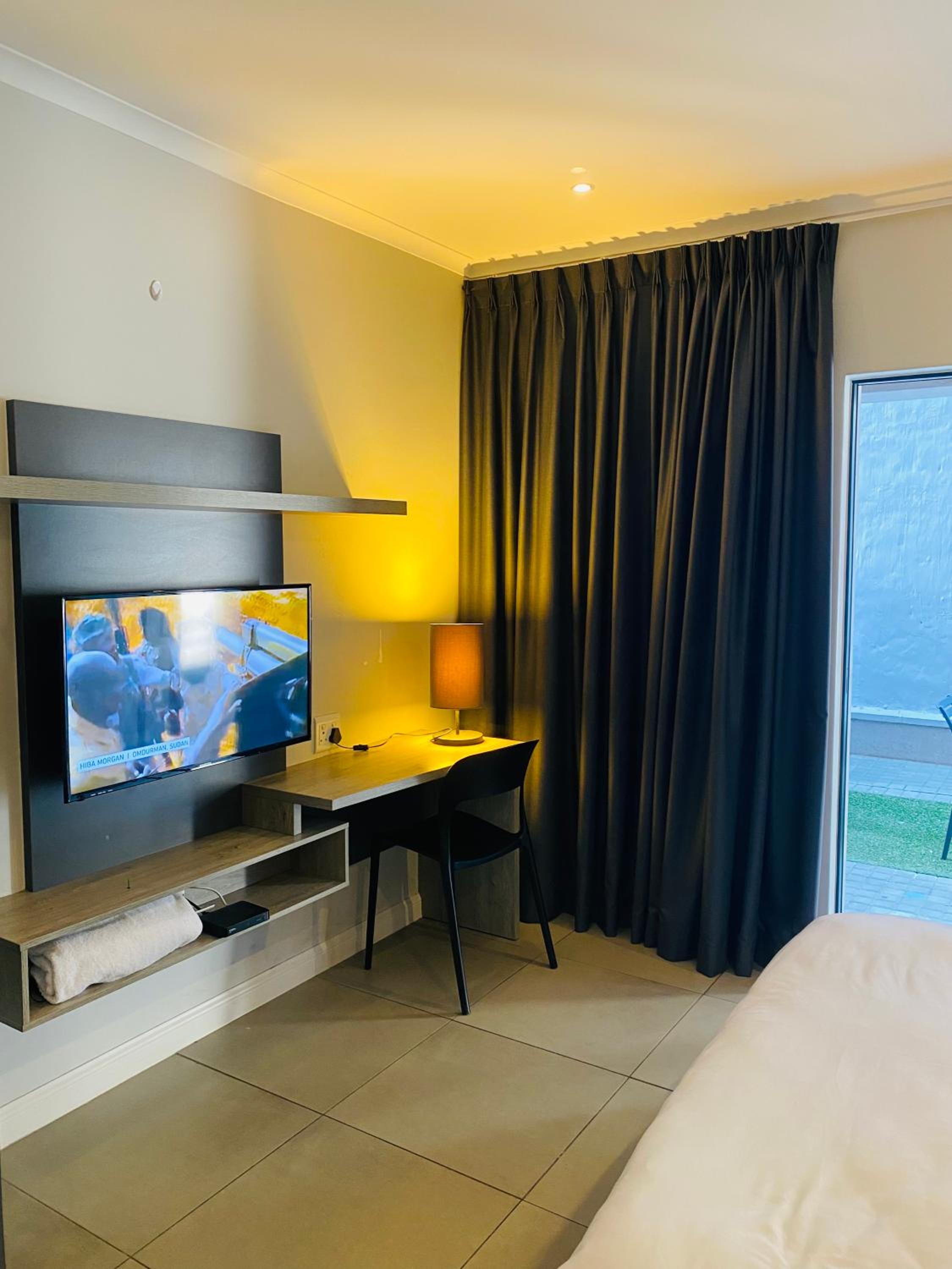 Zuriel Spaces 2 bedrooms 2 bathrooms Luxurious Modern Apartment