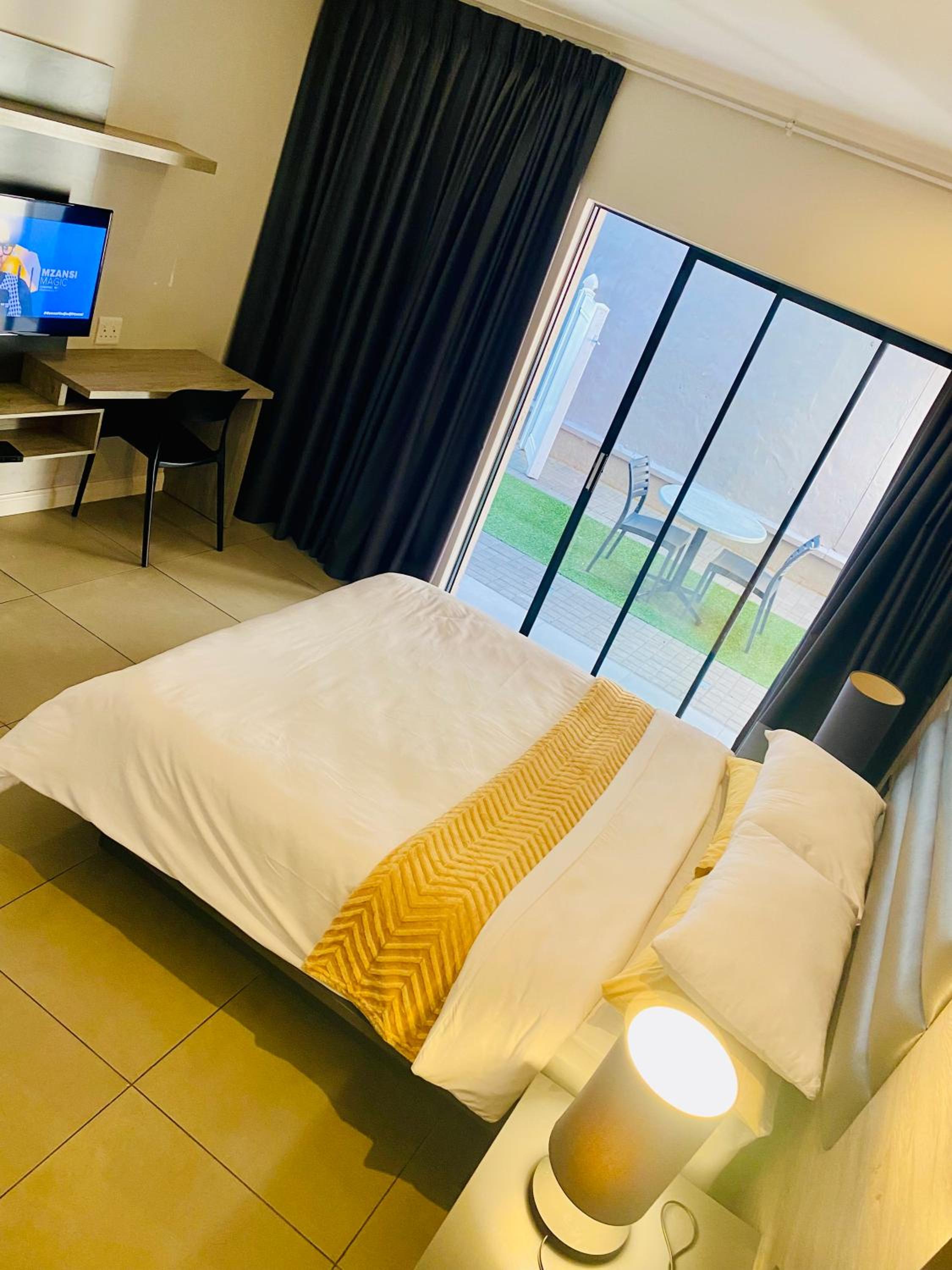 Zuriel Spaces 2 bedrooms 2 bathrooms Luxurious Modern Apartment