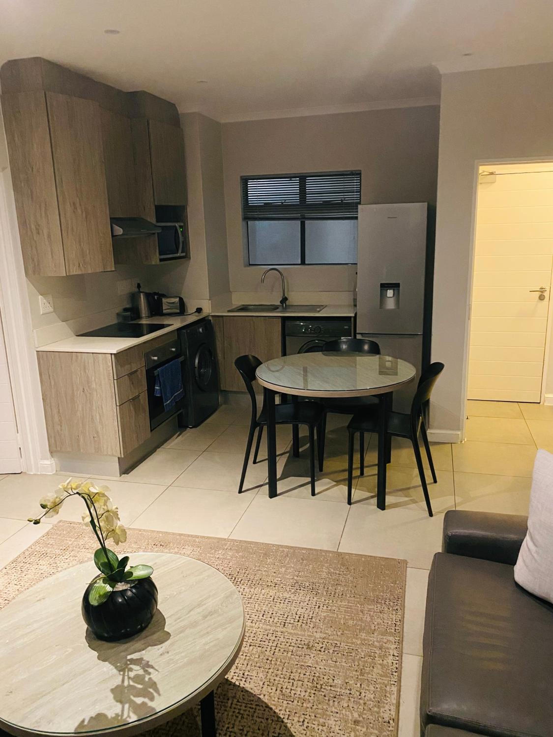 Zuriel Spaces 2 bedrooms 2 bathrooms Luxurious Modern Apartment