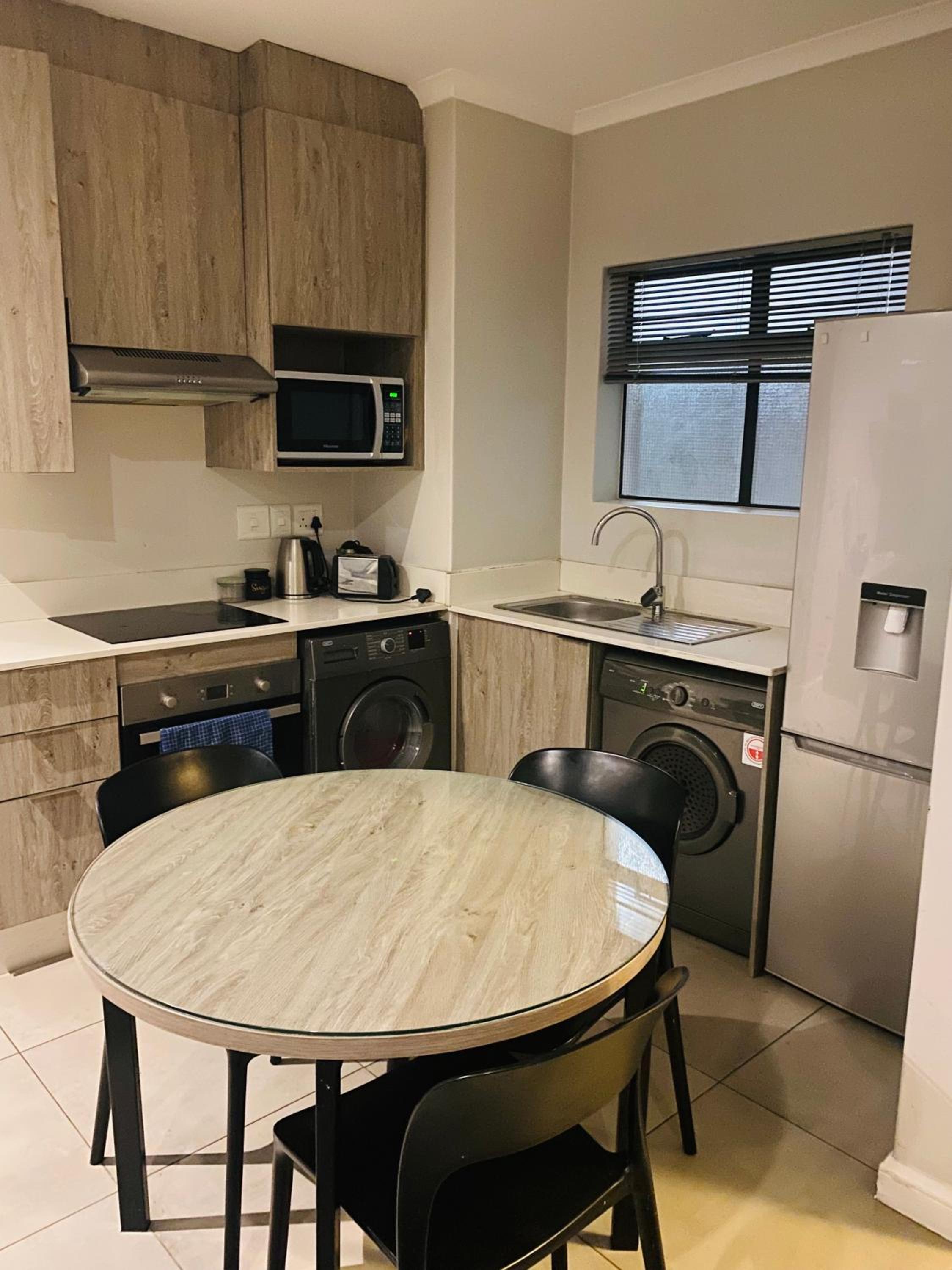 Zuriel Spaces 2 bedrooms 2 bathrooms Luxurious Modern Apartment