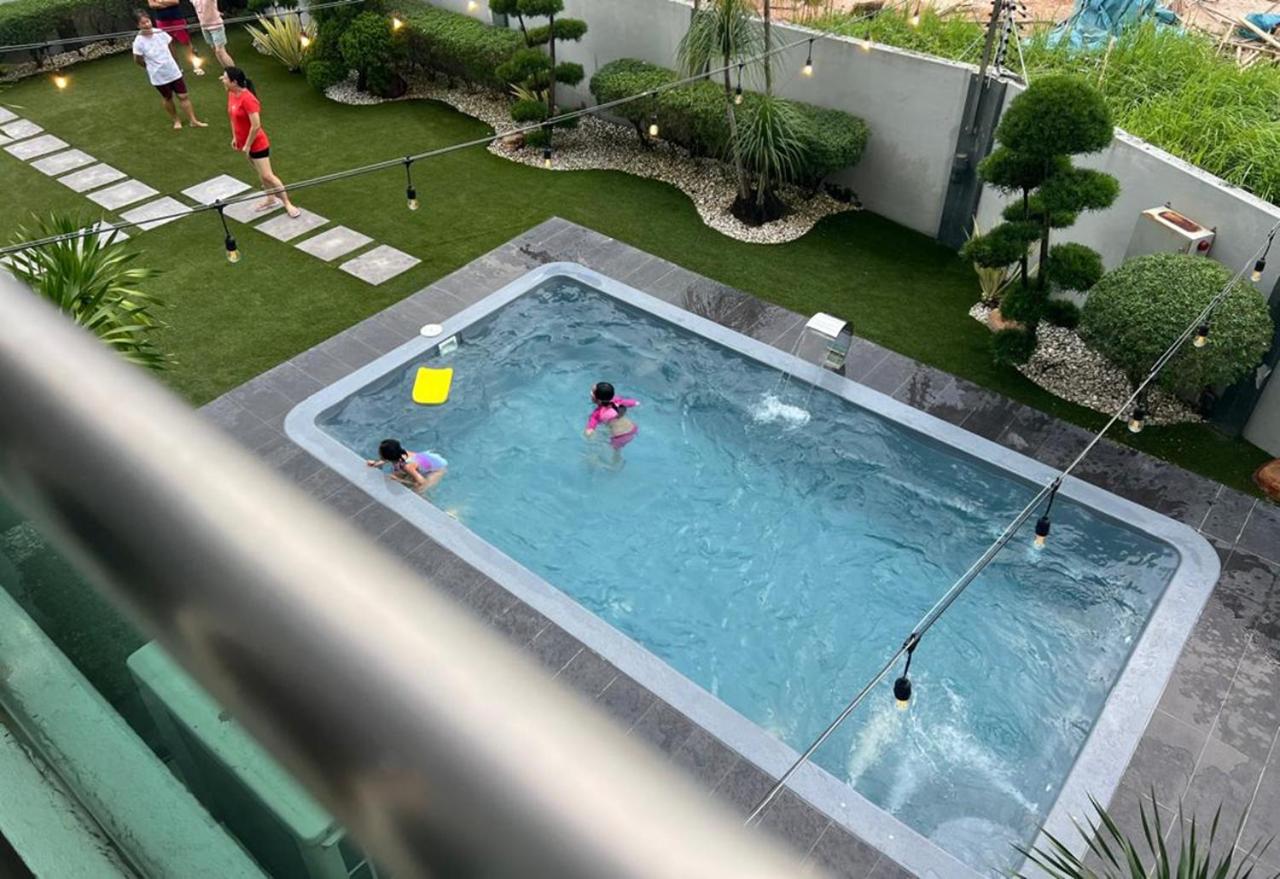 Luxurious Pool Villa , Ipoh with Karaoke, Snooker for 15-20 pax photo 2