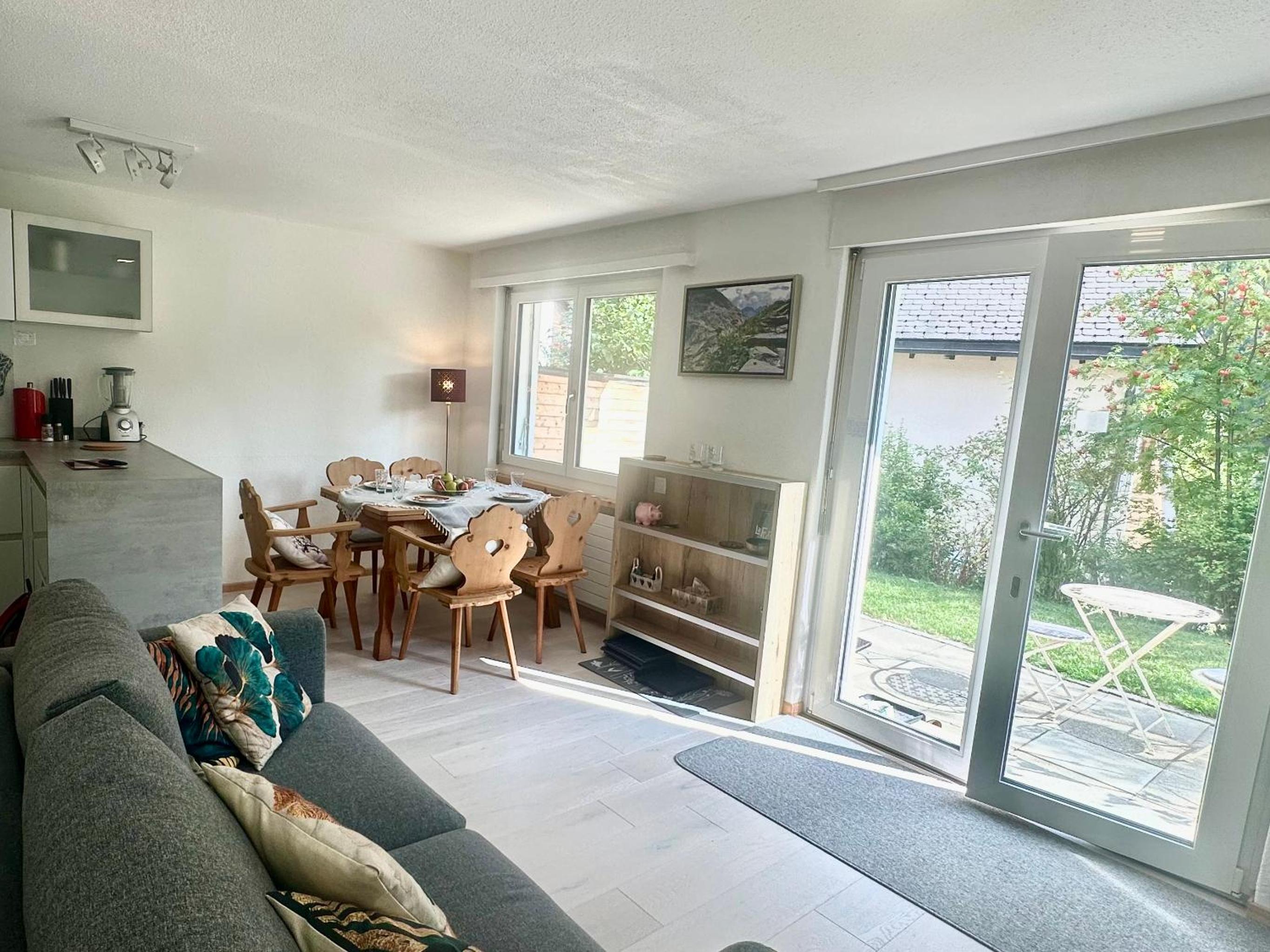 Chasa Stefania, modernes Engadiner Haus mit Wellness und Sauna