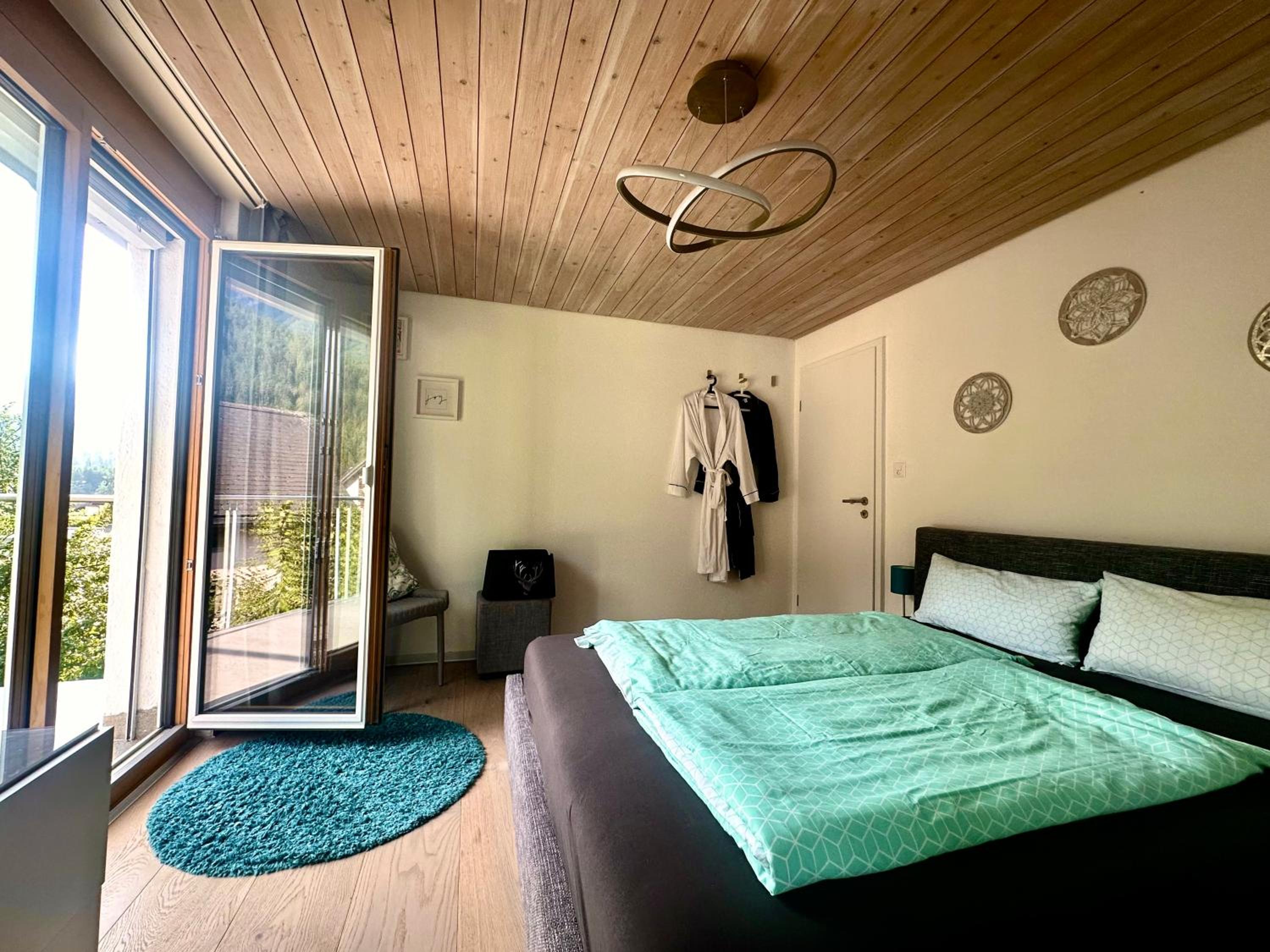 Chasa Stefania, modernes Engadiner Haus mit Wellness und Sauna