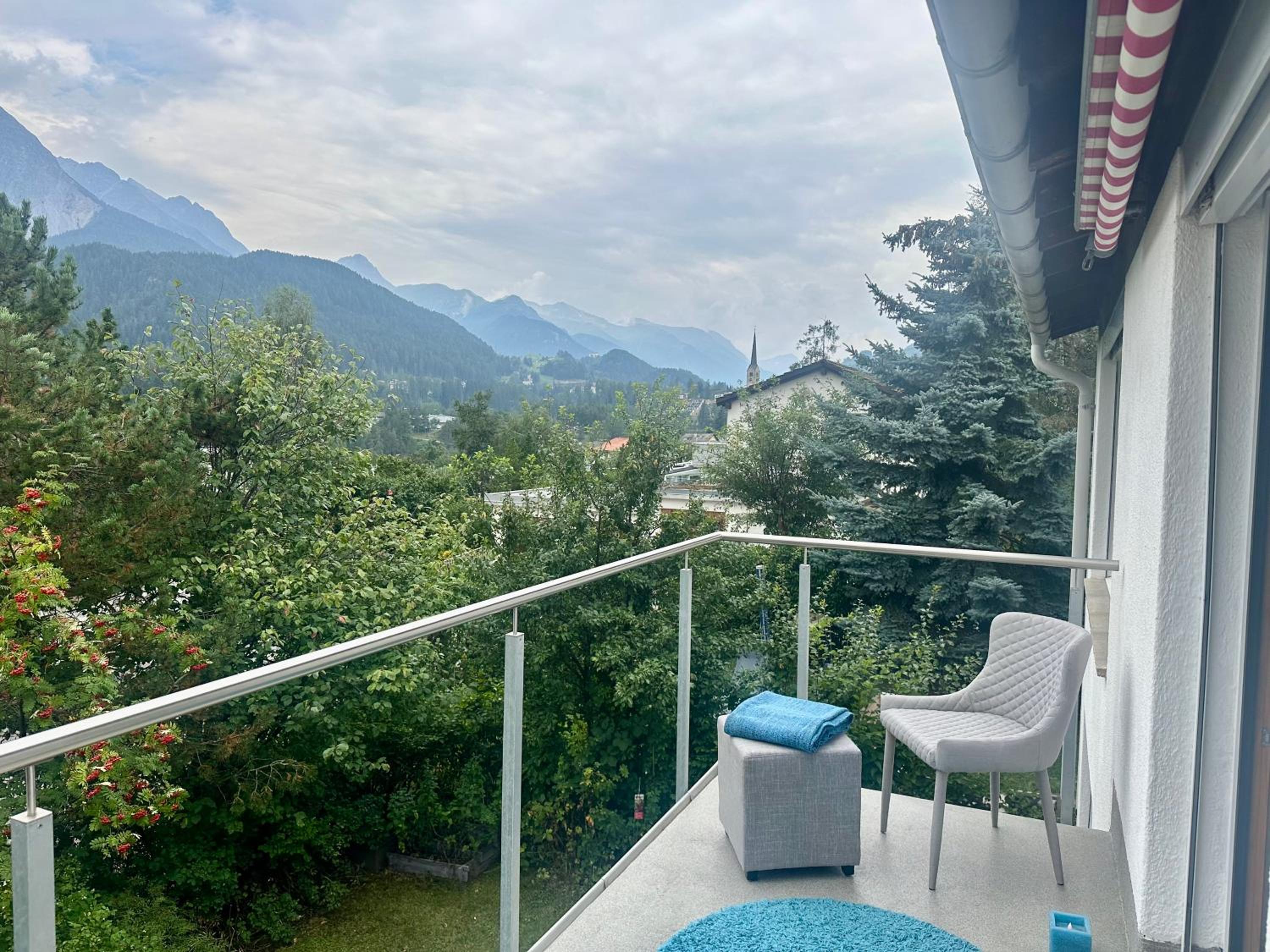 Chasa Stefania, modernes Engadiner Haus mit Wellness und Sauna