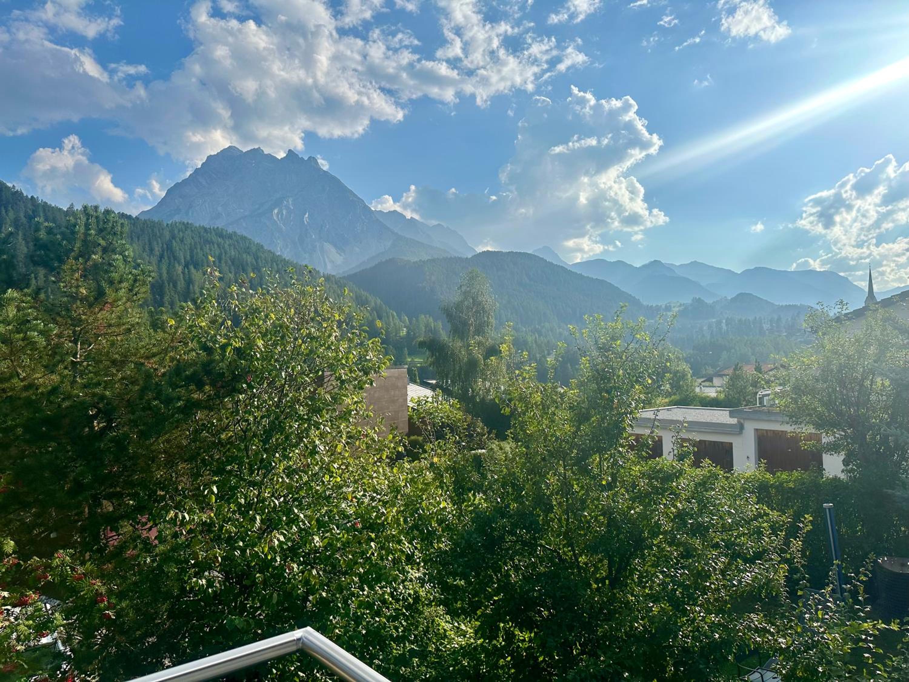Chasa Stefania, modernes Engadiner Haus mit Wellness und Sauna