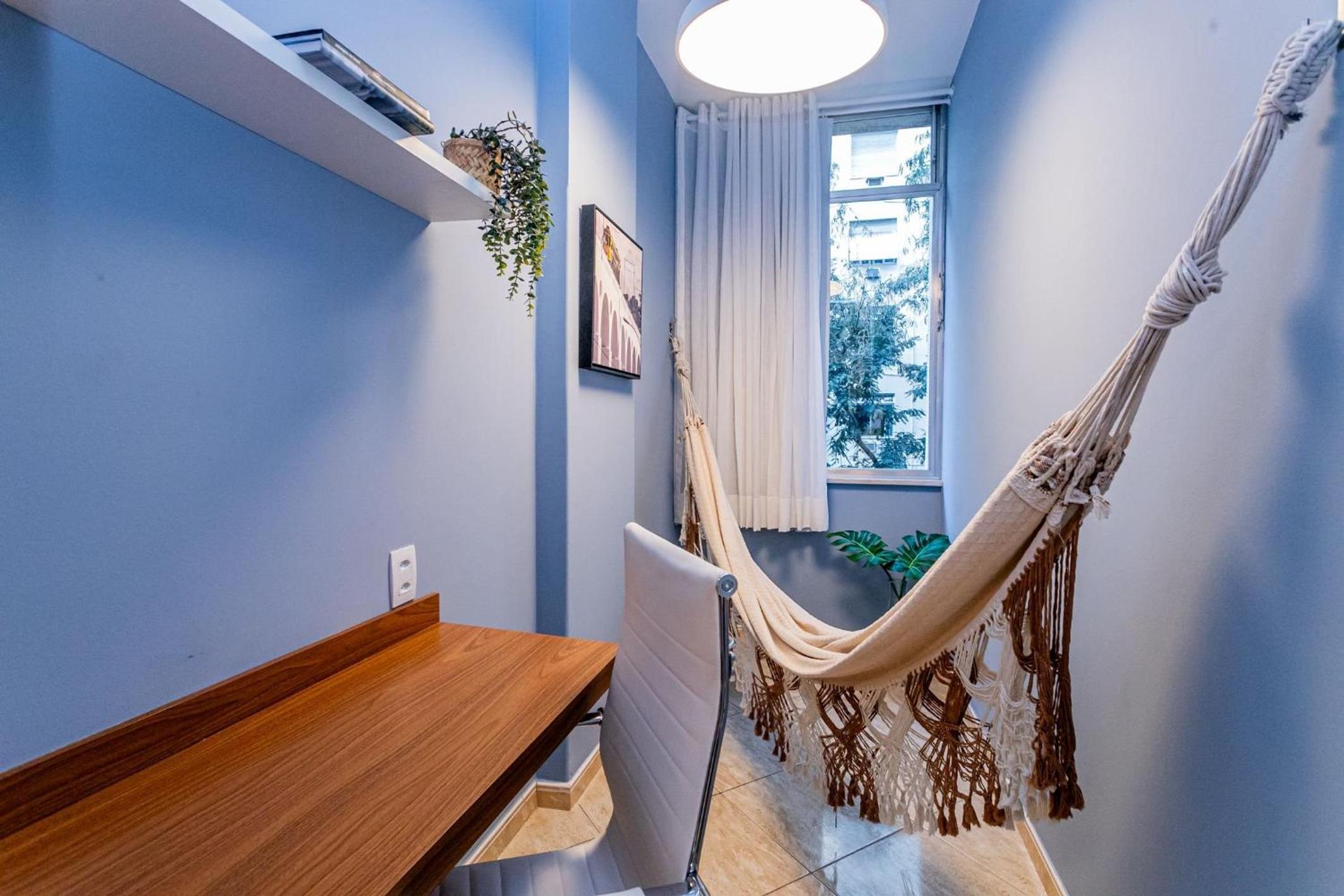 Copacabana: Beach and Elegance | 5 Guests