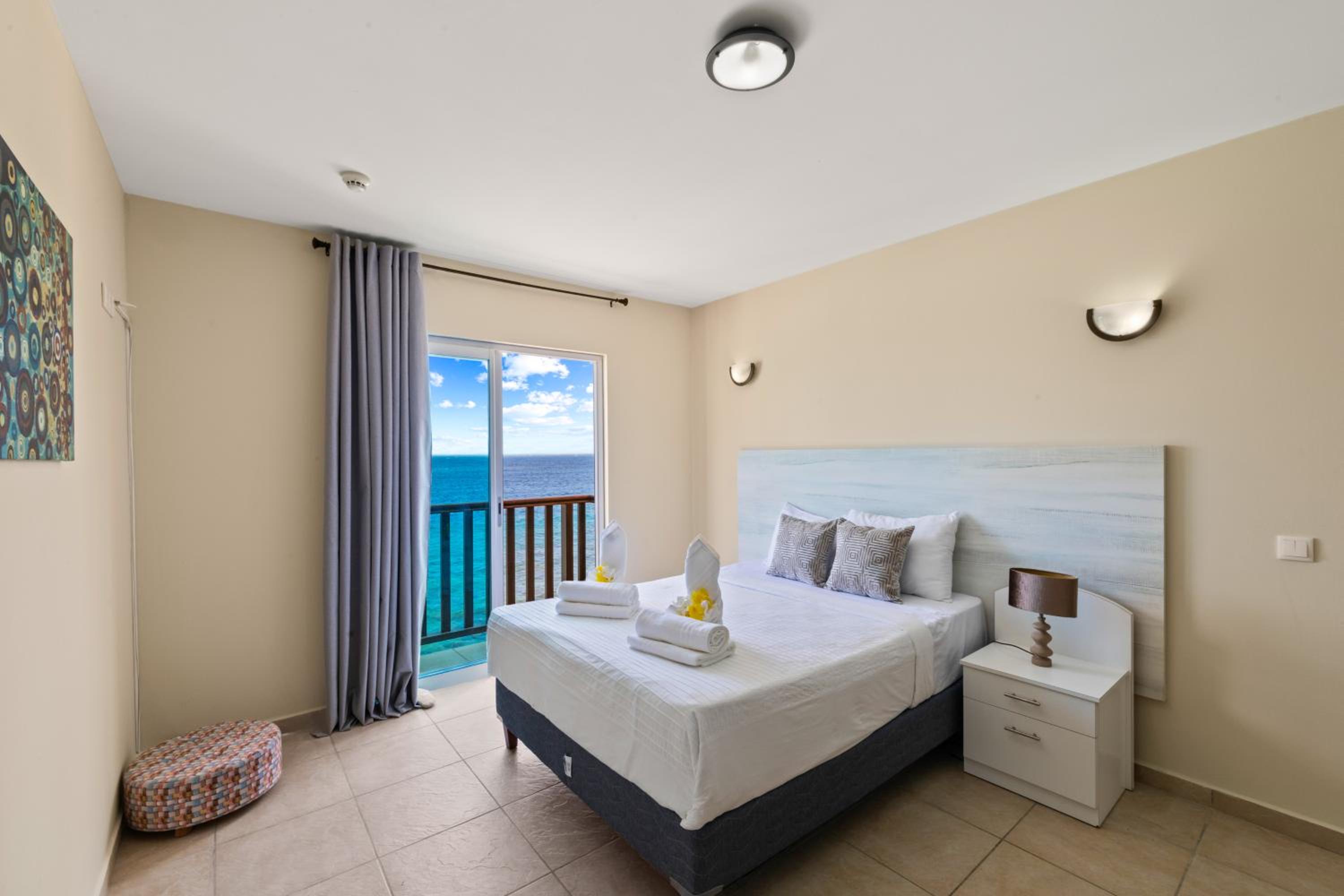 Heerlijk appartement met prachtig uitzicht op zee!