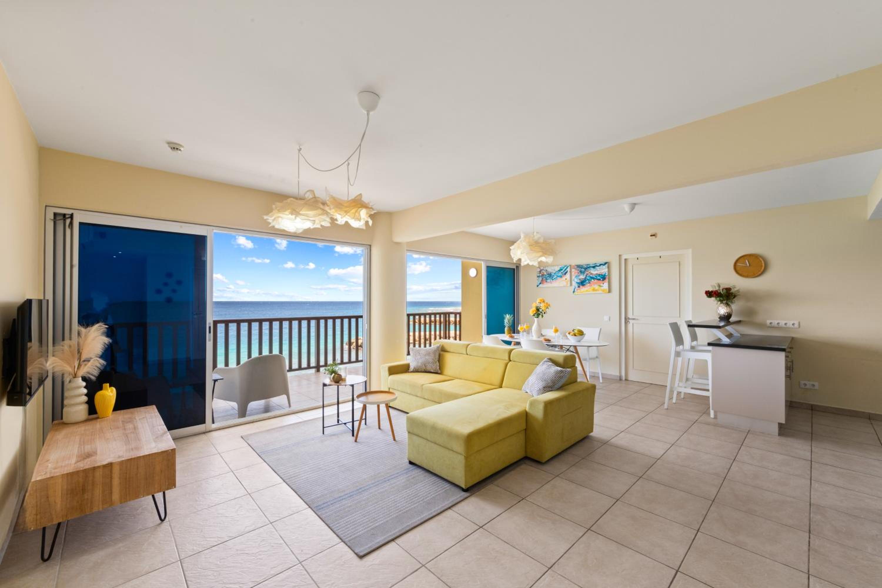 Heerlijk appartement met prachtig uitzicht op zee!
