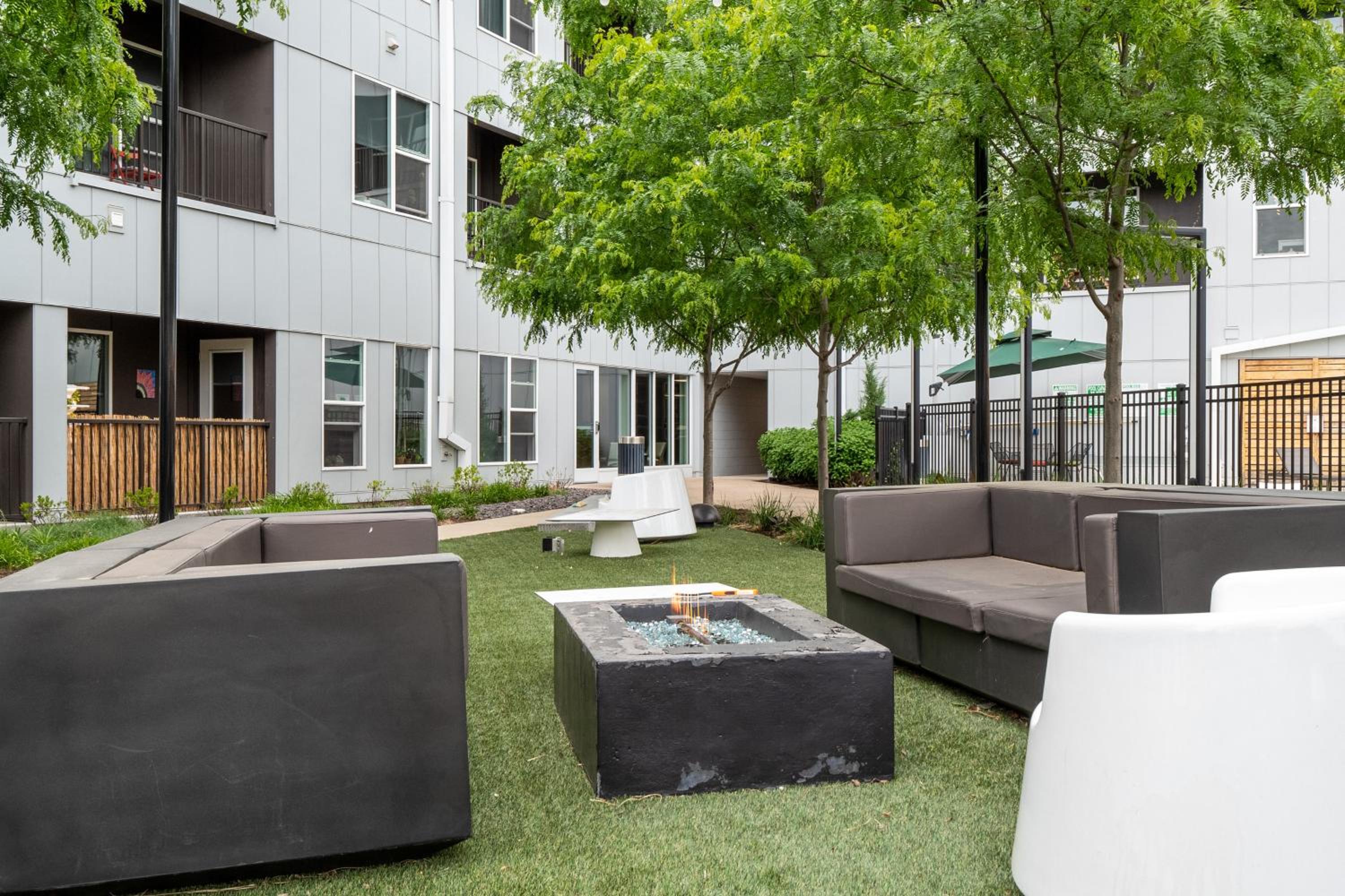Luxury 1 Bedroom Apartment Near Tower Grove Park - Property Image 15