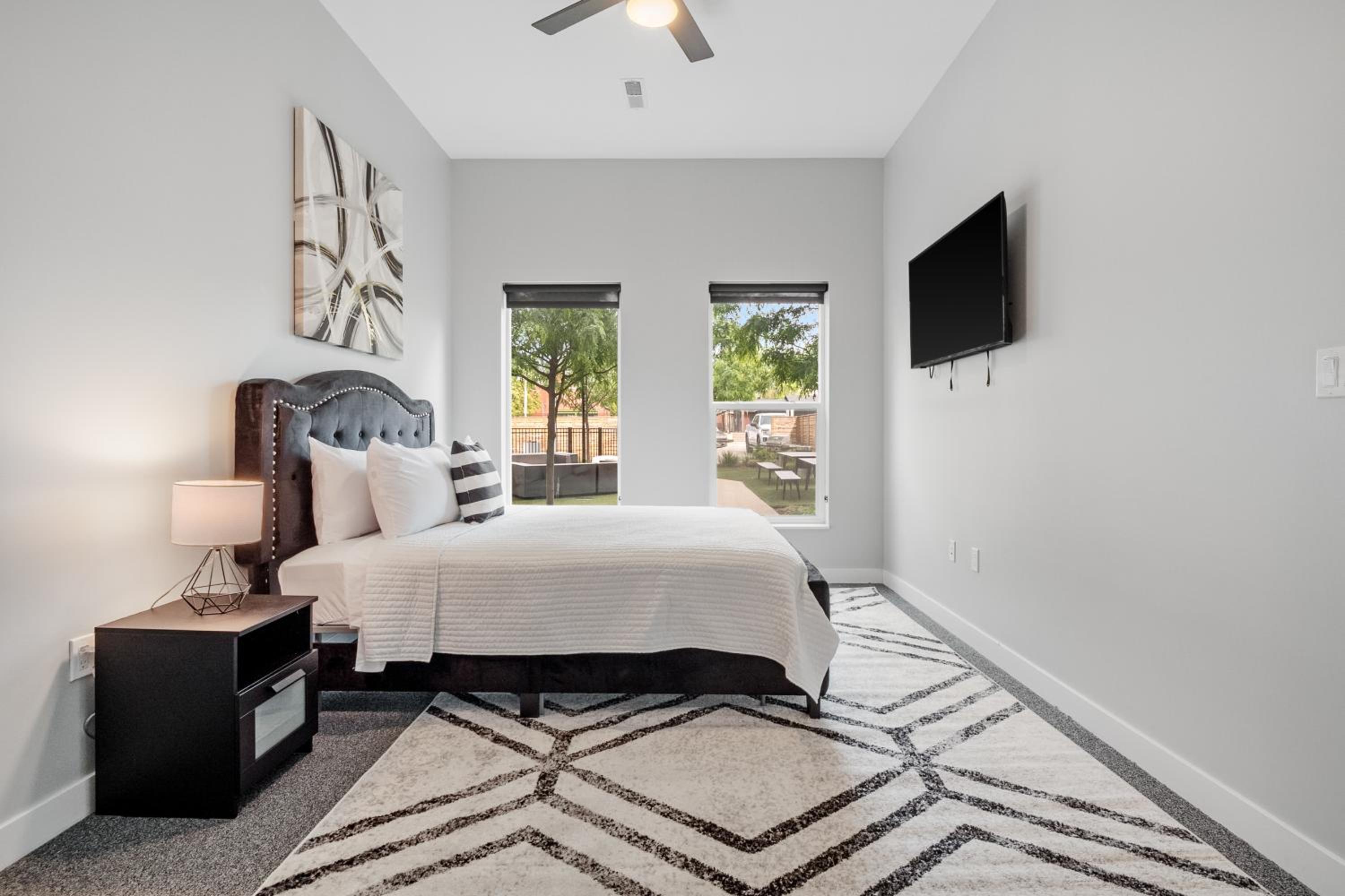 Luxury 1 Bedroom Apartment Near Tower Grove Park - Property Image 20