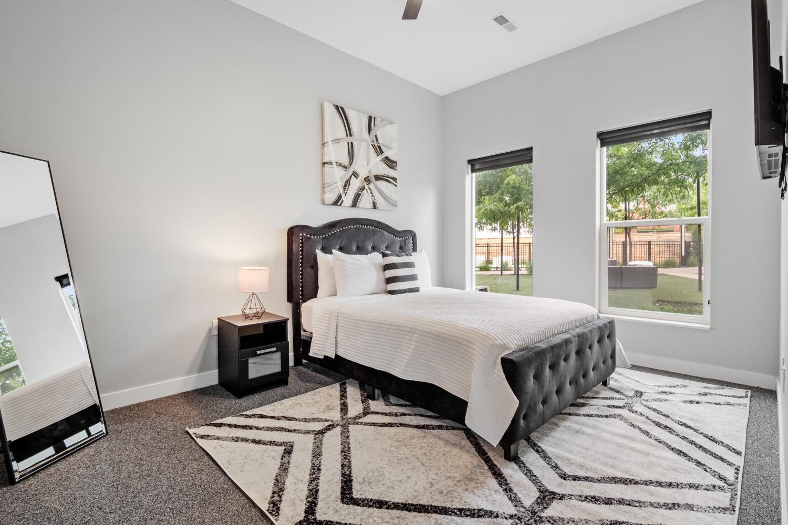 Luxury 1 Bedroom Apartment Near Tower Grove Park - Property Image 21