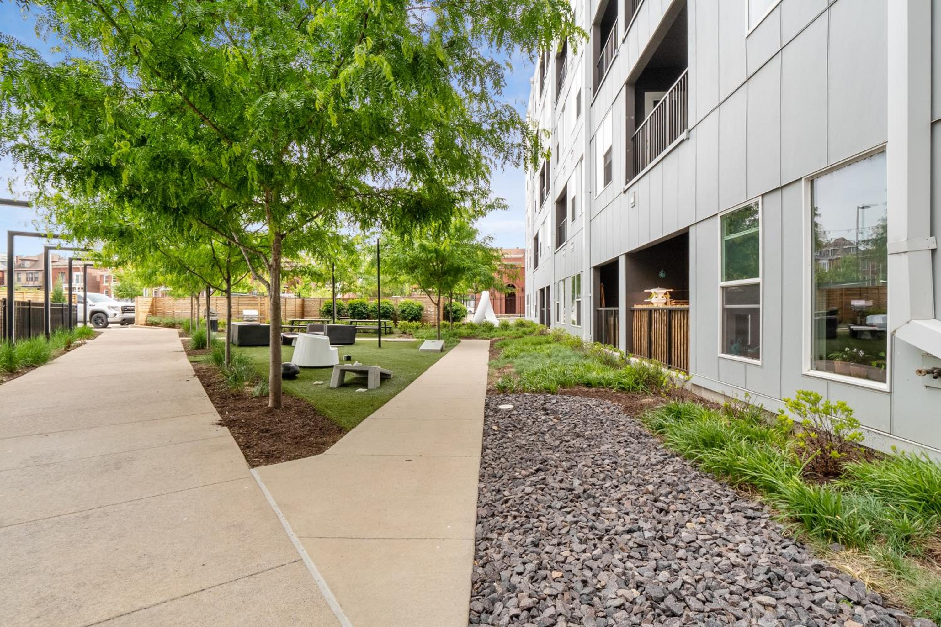 Luxury 1 Bedroom Apartment Near Tower Grove Park - Property Image 12