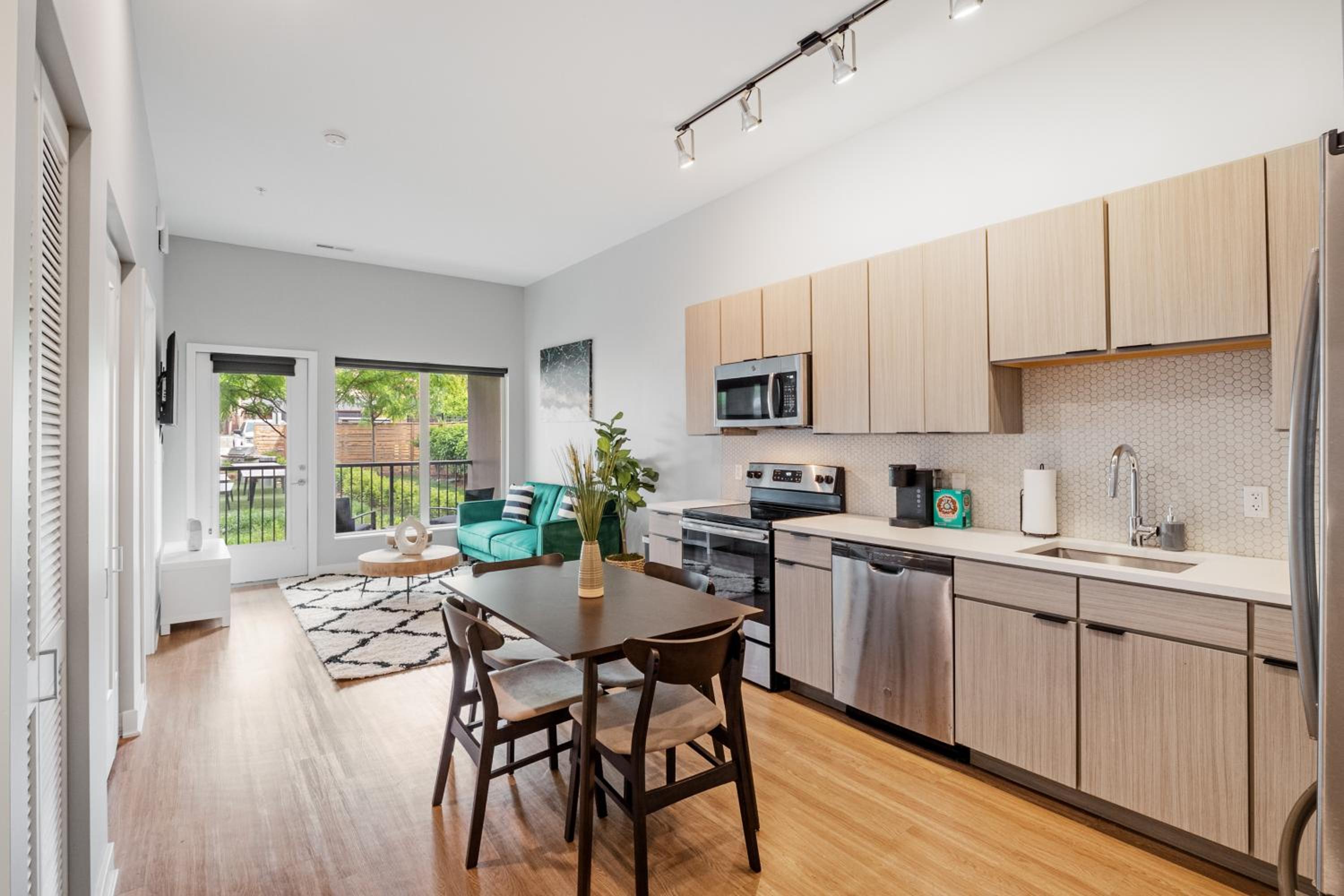 Luxury 1 Bedroom Apartment Near Tower Grove Park - Property Image 23