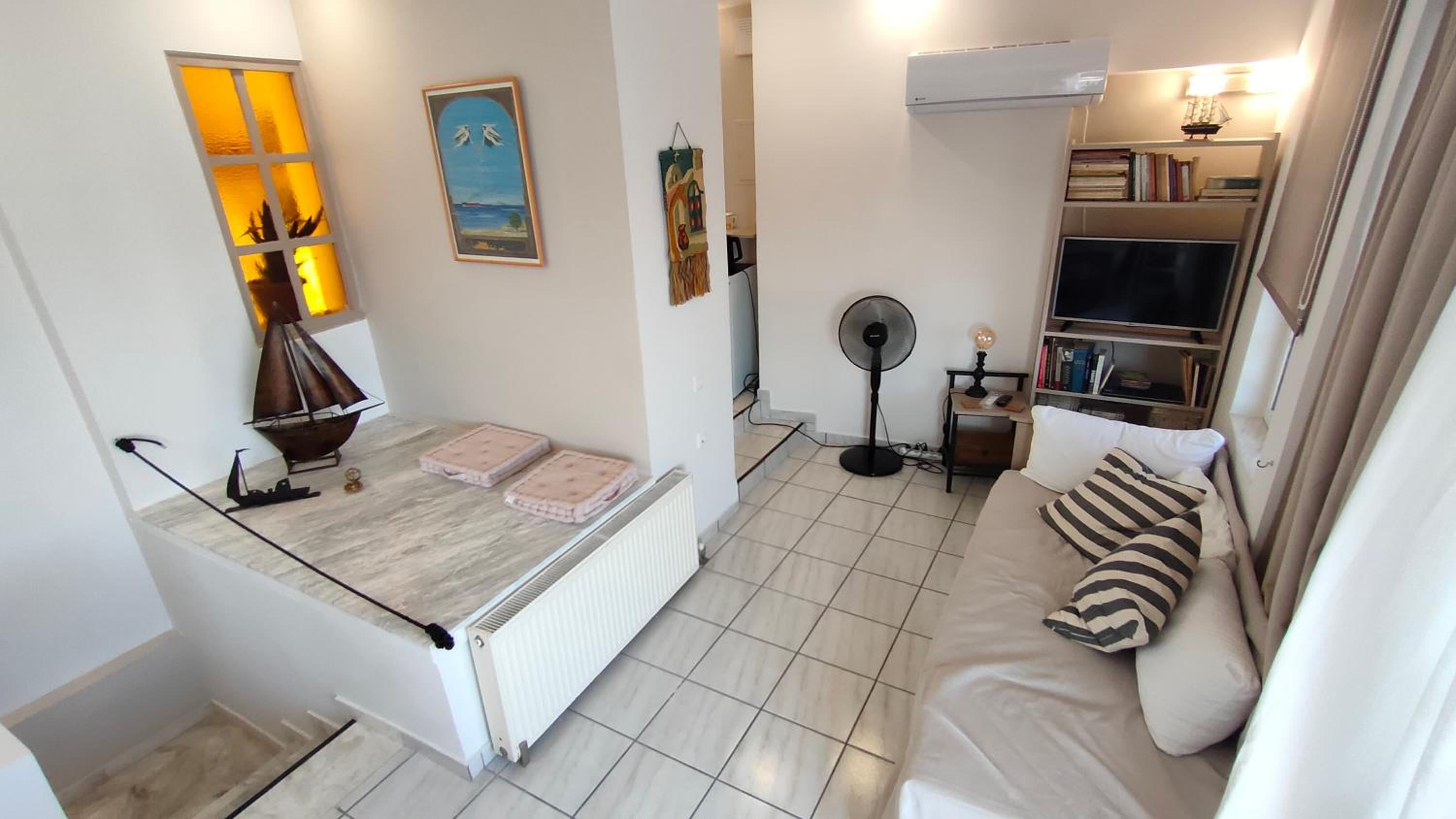 Mets Athens modern Maisonette, spacious view