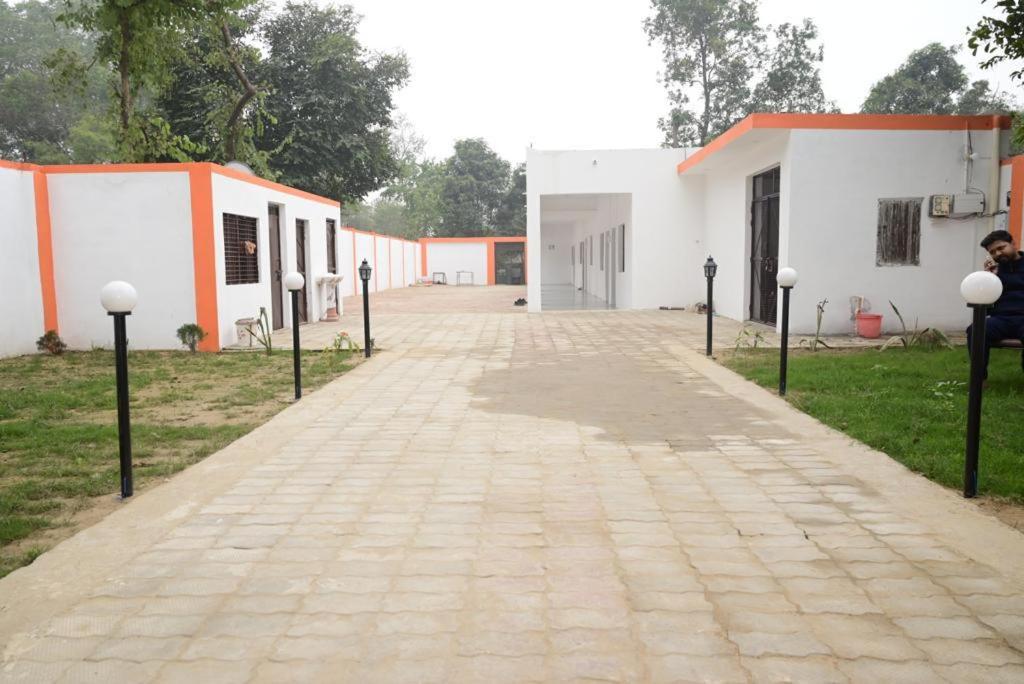 Shree madhumesh dham geust house view 4