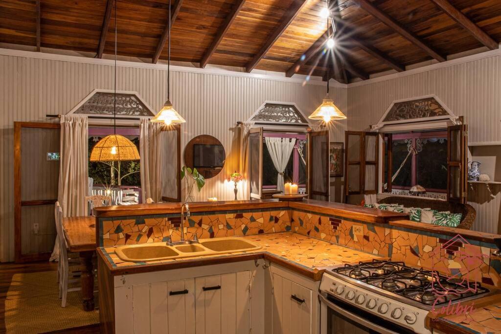 Colibri Caribbean Cottage, hermosa y amplia casa a pasos de una exótica playa con piscinas naturales