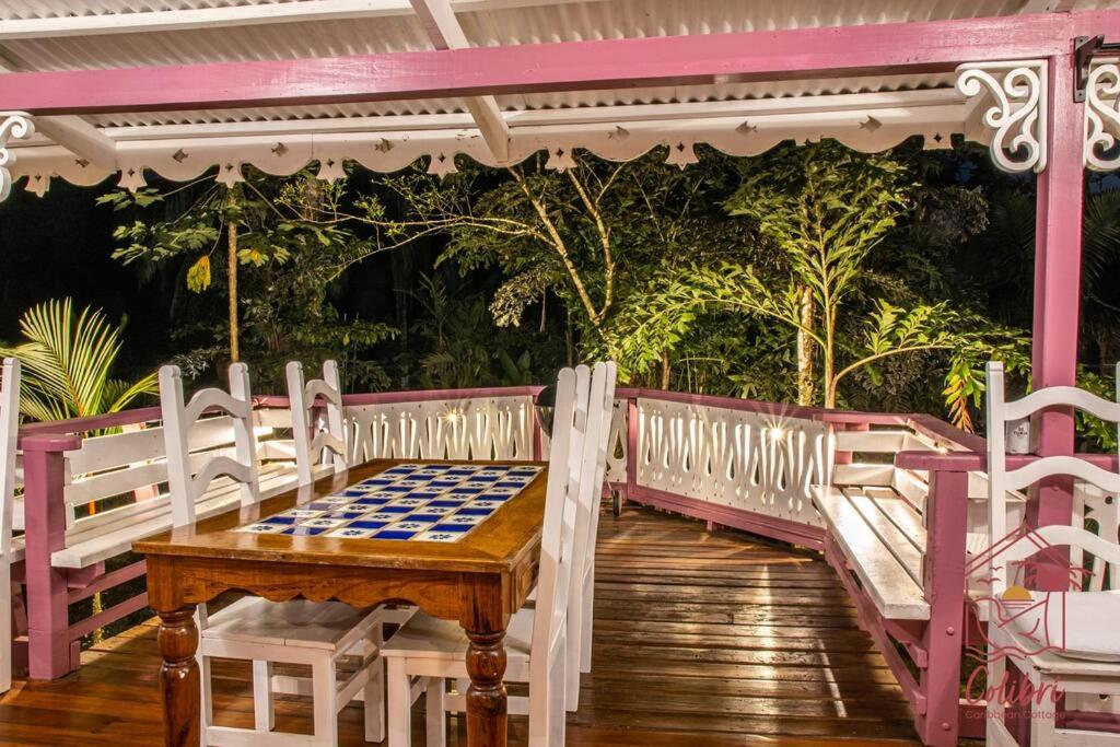 Colibri Caribbean Cottage, hermosa y amplia casa a pasos de una exótica playa con piscinas naturales