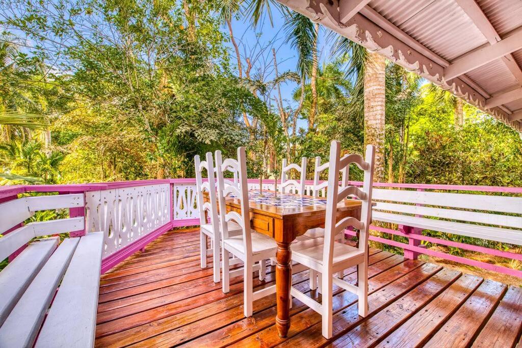 Colibri Caribbean Cottage, hermosa y amplia casa a pasos de una exótica playa con piscinas naturales