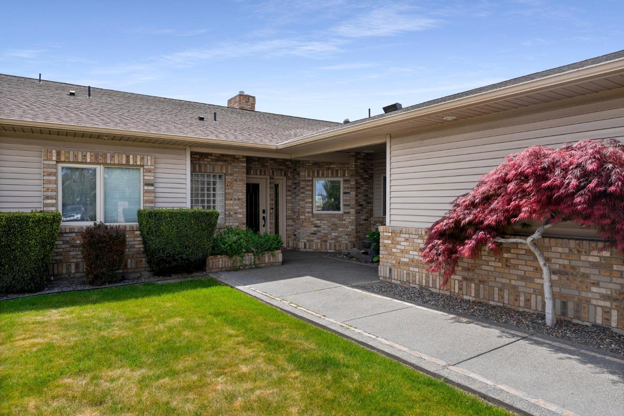 3BR On Golf Course Close to Wineries and Sports Fields view 4