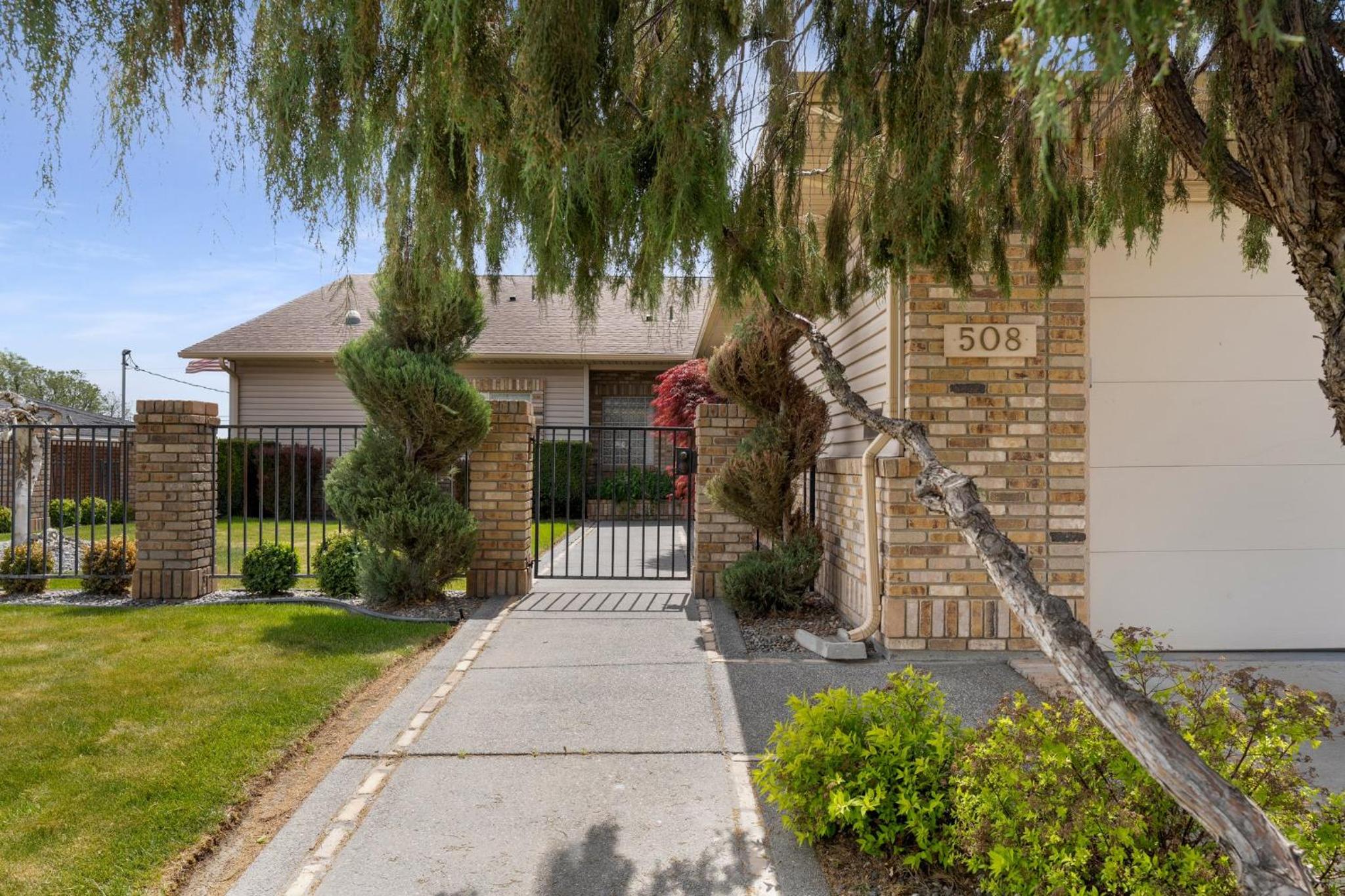 3BR On Golf Course Close to Wineries and Sports Fields view 2