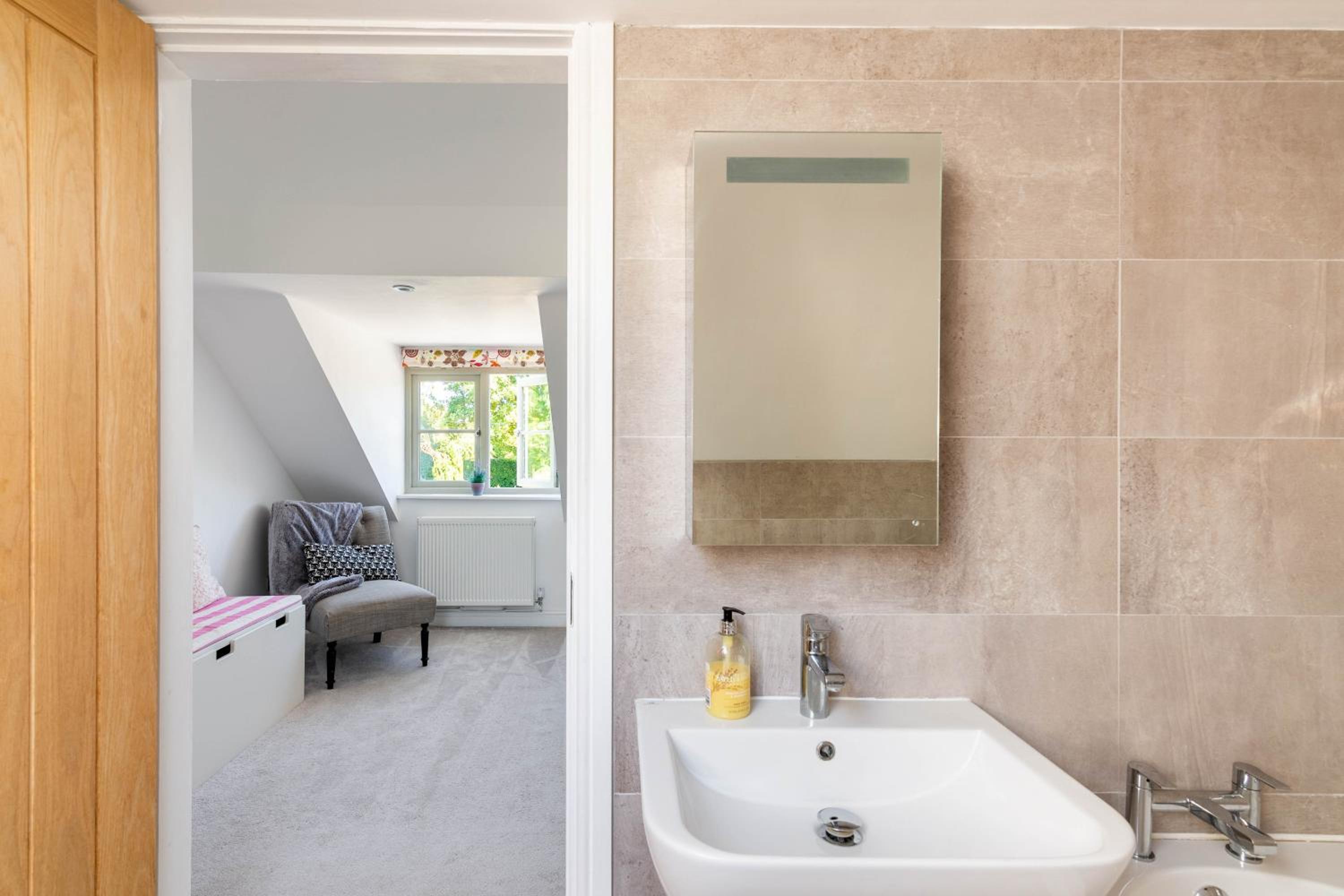 Country Retreat near Golf, Cotswolds, Stratford-Upon-Avon and Worcester