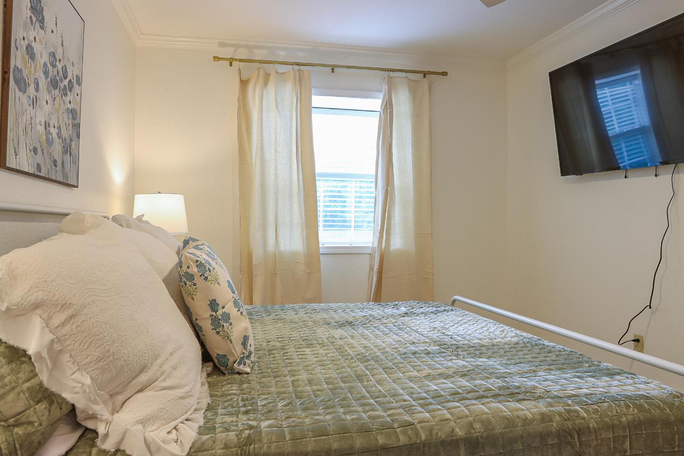 Oxford Vacations - Oxford Condo - Property Image 2