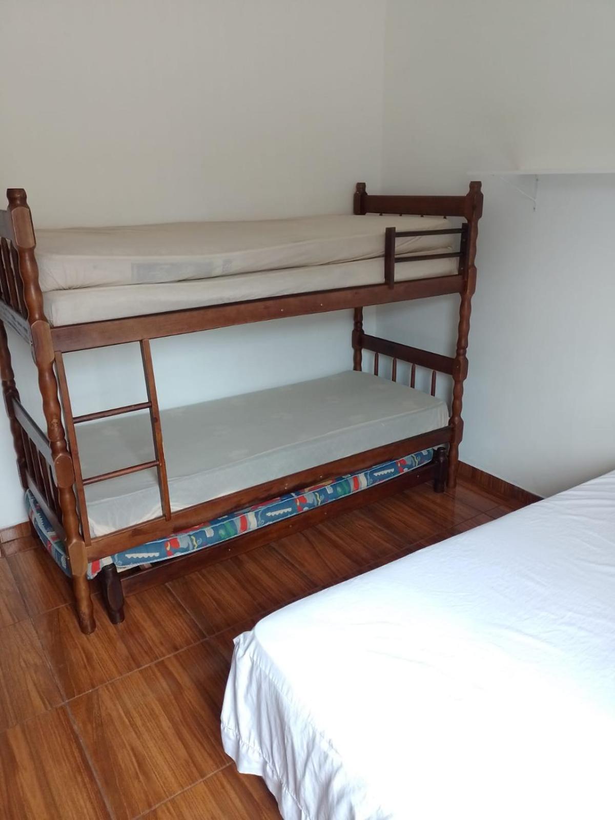 Apartamento até 10 pessoas, 4 quadras Praia Grande Ubatuba-SP