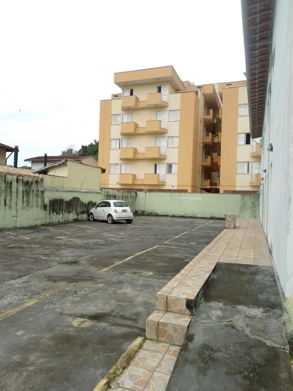 Apartamento até 10 pessoas, 4 quadras Praia Grande Ubatuba-SP