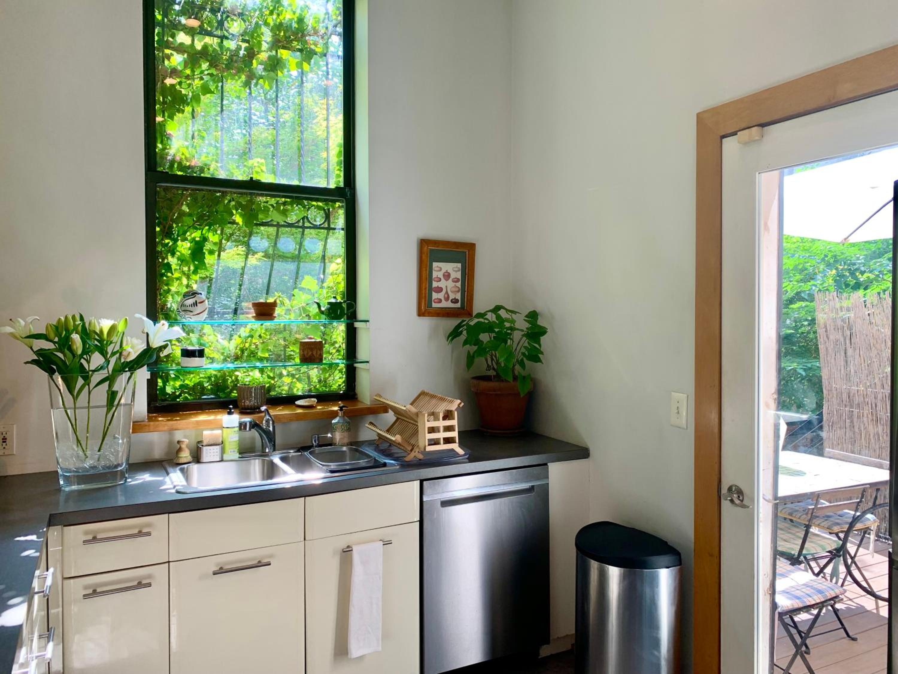 2 bedrooms with one private bathroom in lovely home