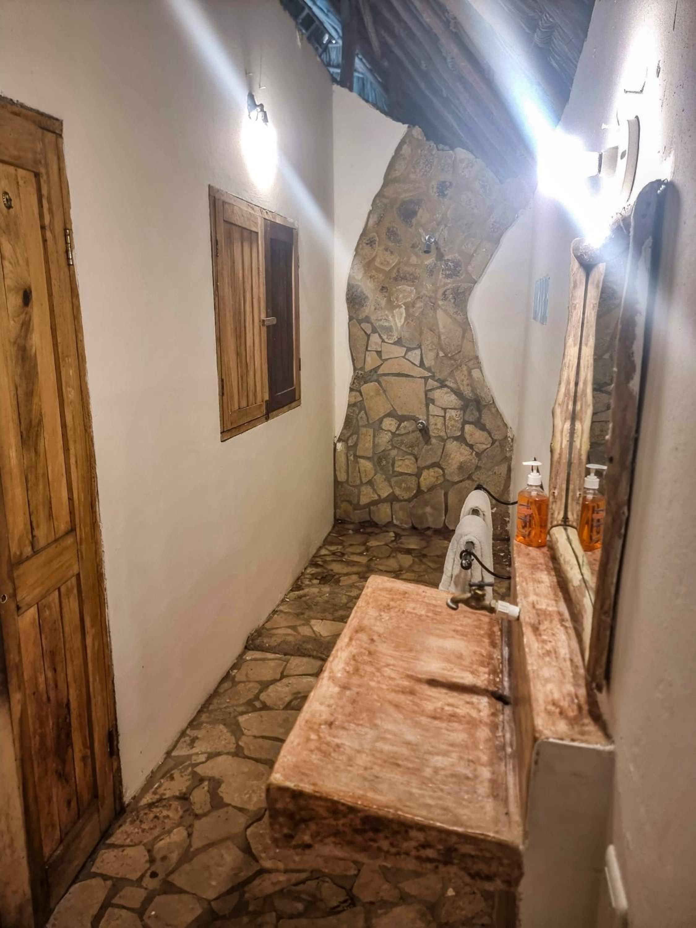 Casa de Olas - Eco Rustic Hostel