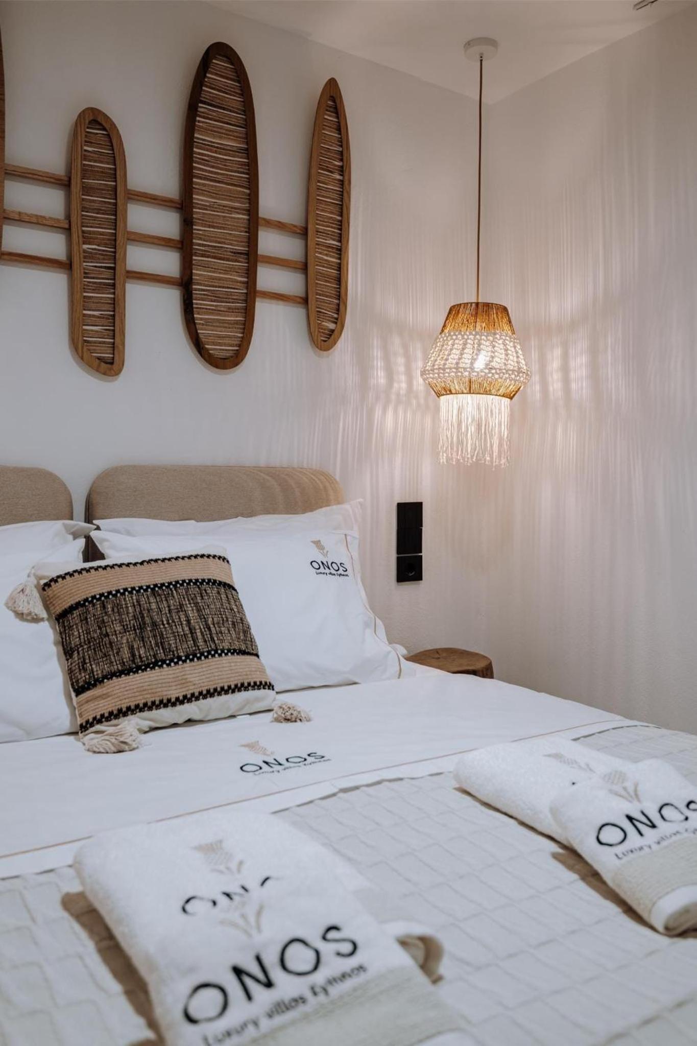 Elegant Kythnos Villa | Villa Orangerie | 4 Bedrooms | Private Terrace with Infinity Pool | Captivating Sea Views | BBQ | Close to Beach | Gaidouromantra photo 3