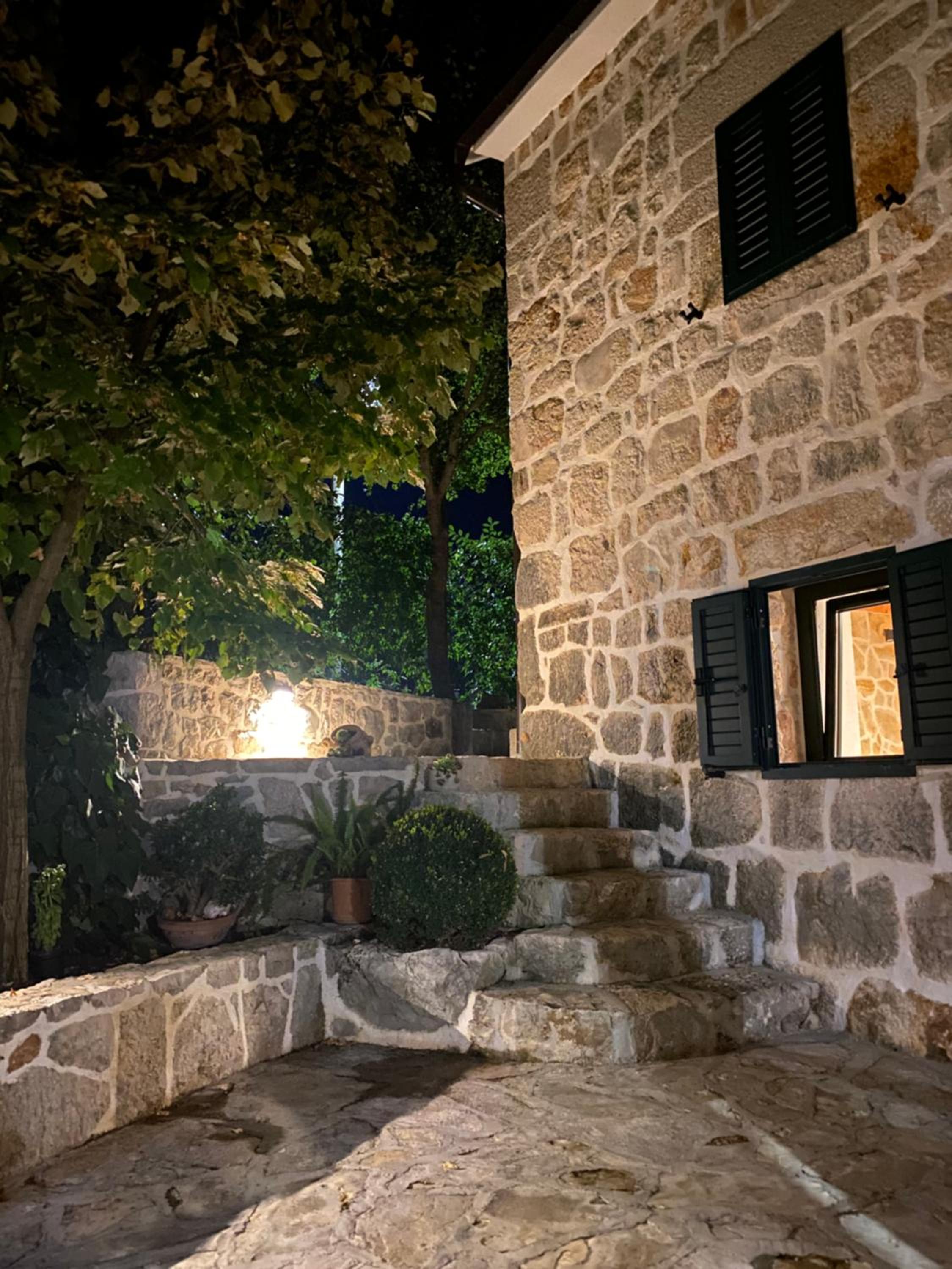 Holiday home Bilini Dvori - house with swimming pool view 2