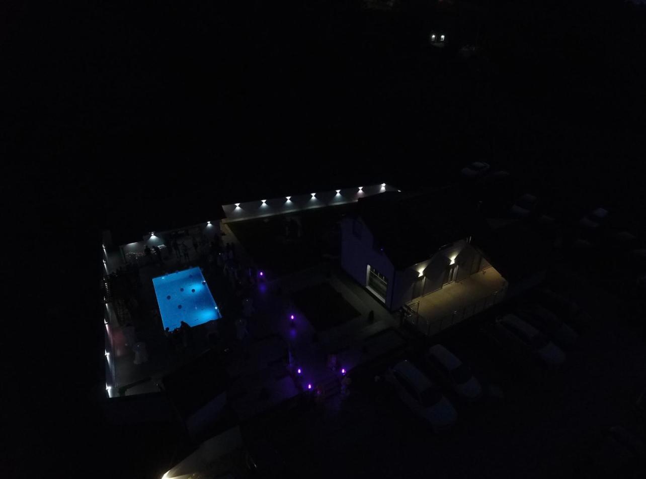Romantic Lodge