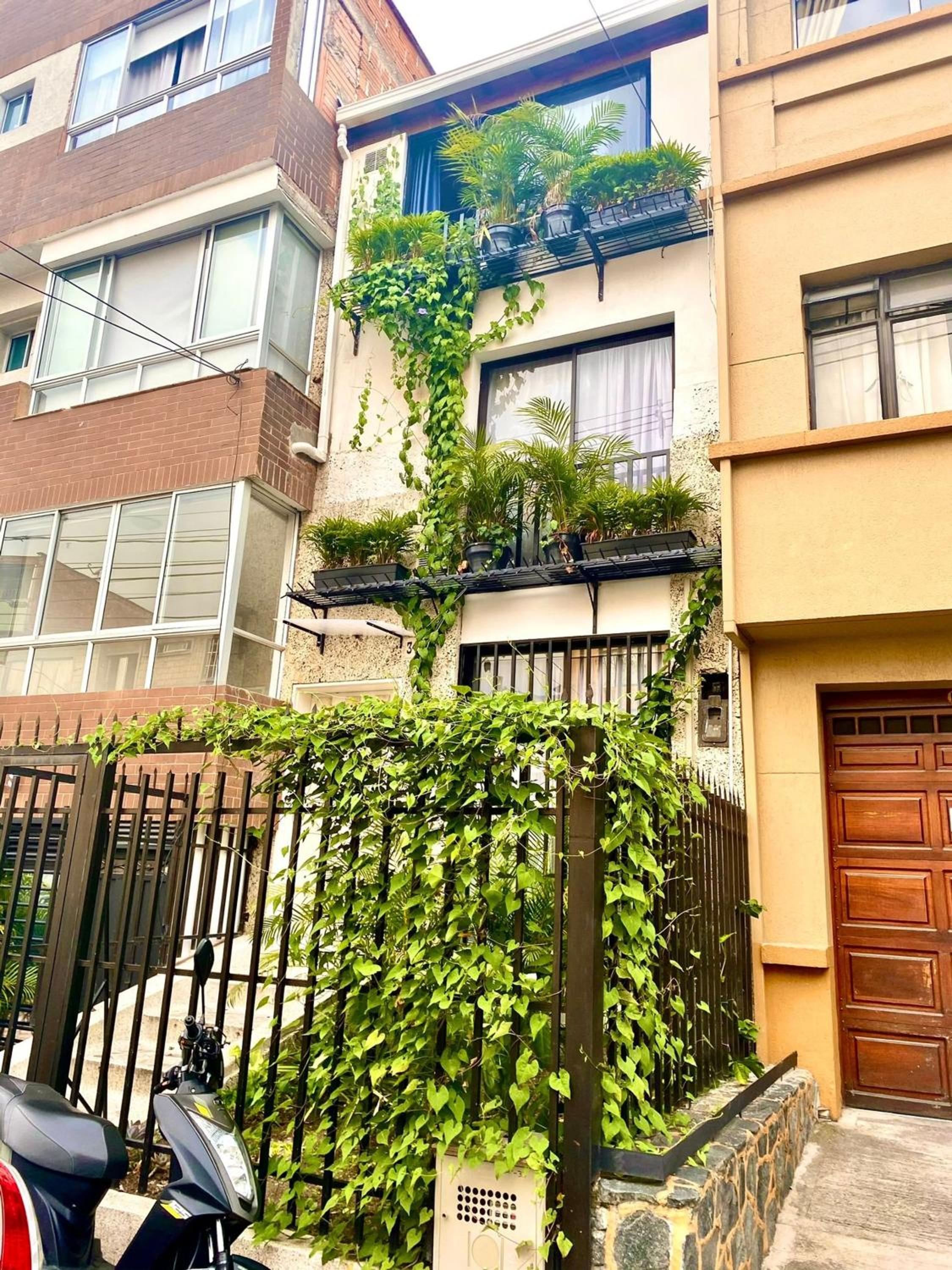 Laureles Apartments and Lofts