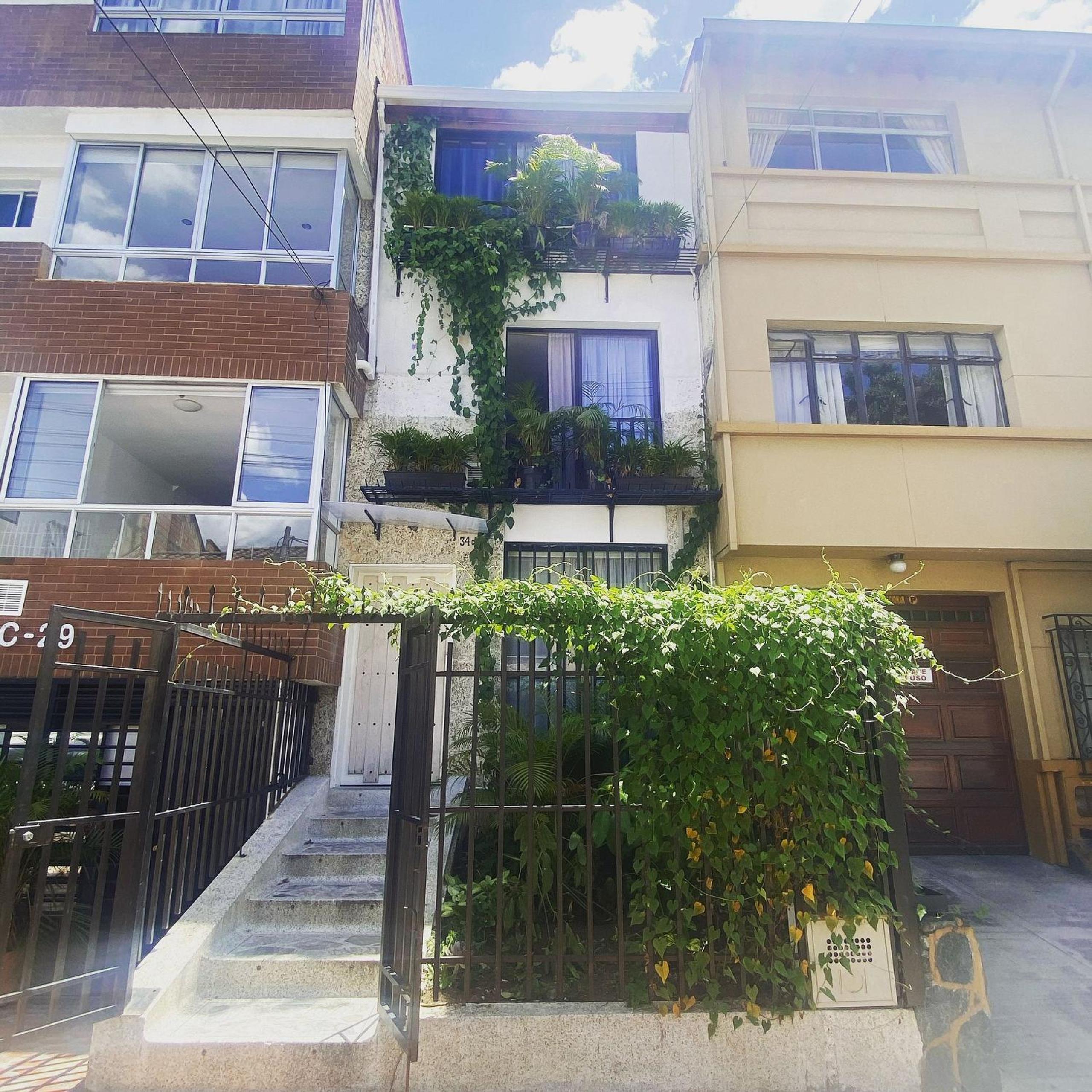 Laureles Apartments and Lofts