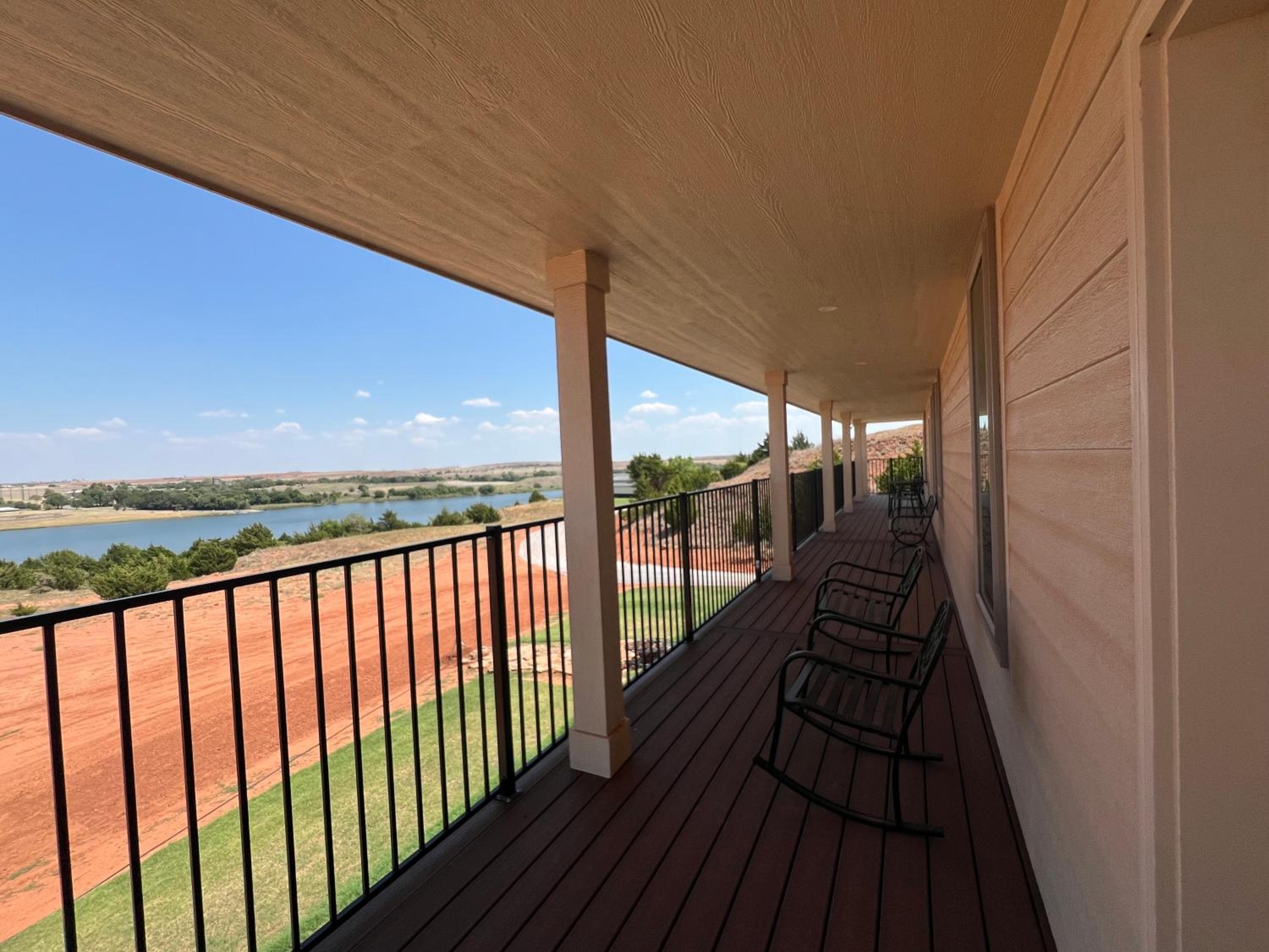 Lakeview Suites