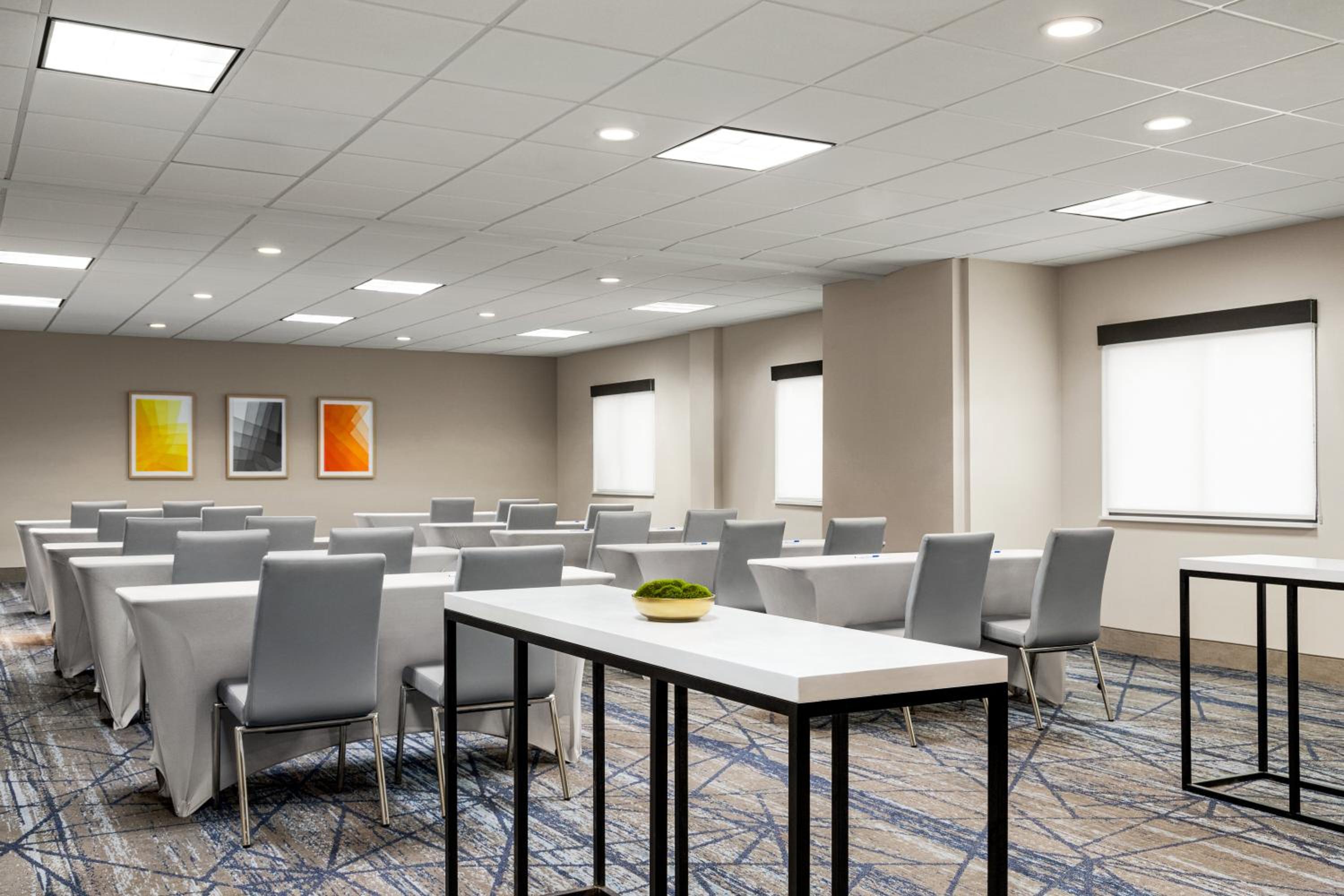 Birmingham Vacations - Holiday Inn Express Birmingham Irondale East, an IHG Hotel - Property Image 8
