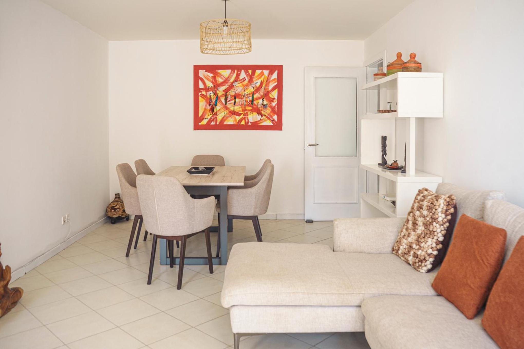 2 bdr cozy beachside apartment, Copacabana - LCGR