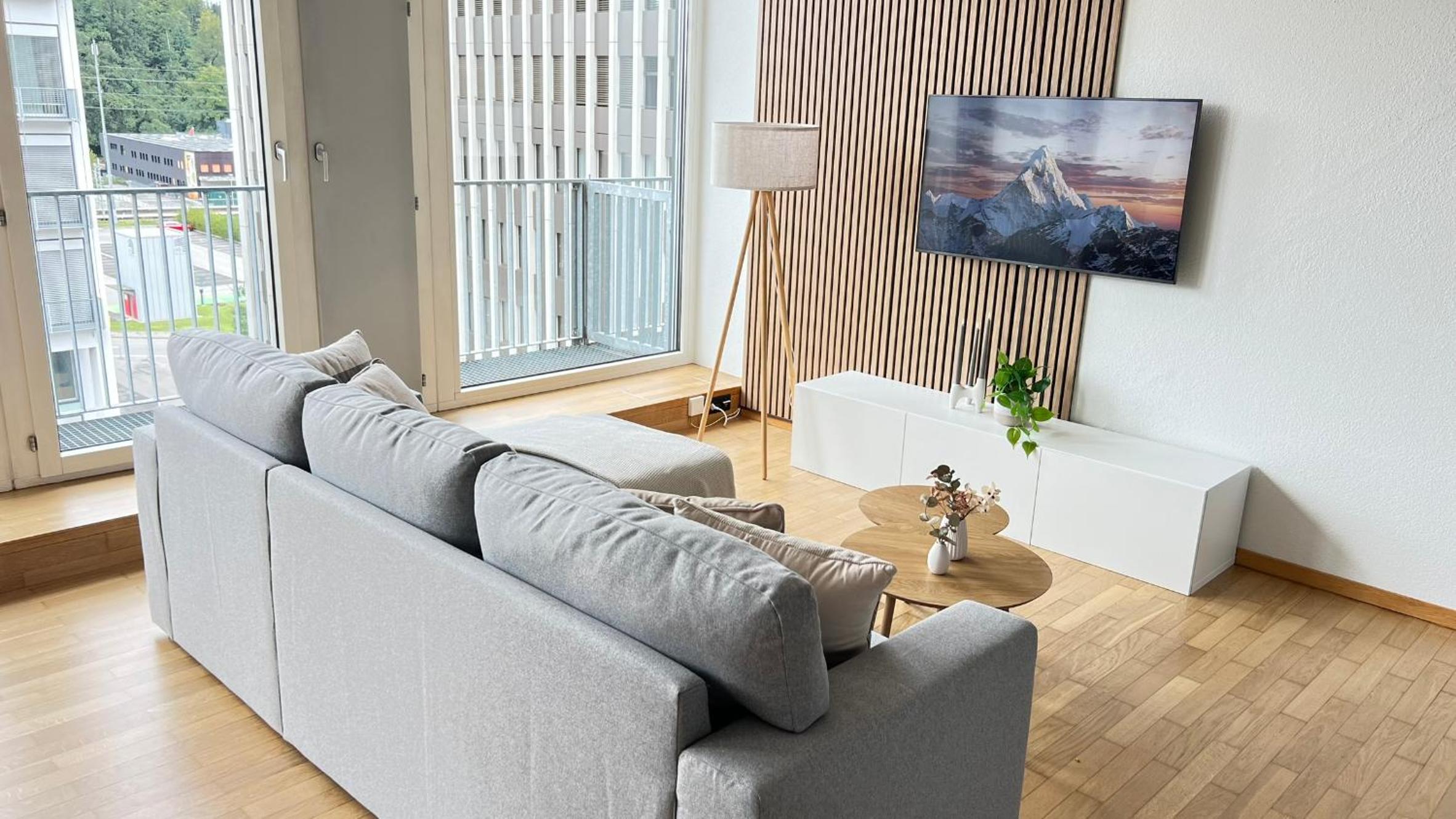 COMFORT HOMES - Premium Apartments - 15' Lucerne - Washer & Dryer - Public Transport - Parking