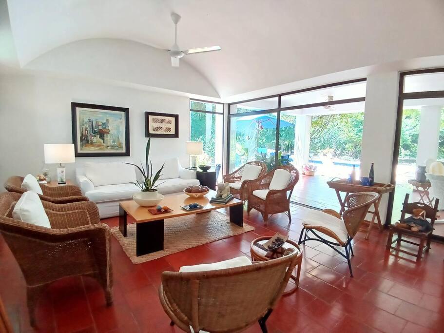 Casa Brisa Girardot - Hermosa Casa Rodeada de Naturaleza