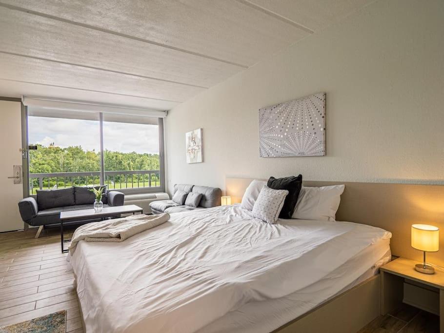 Fun filled 1BR Close to Disney Parks With Lake view view 5
